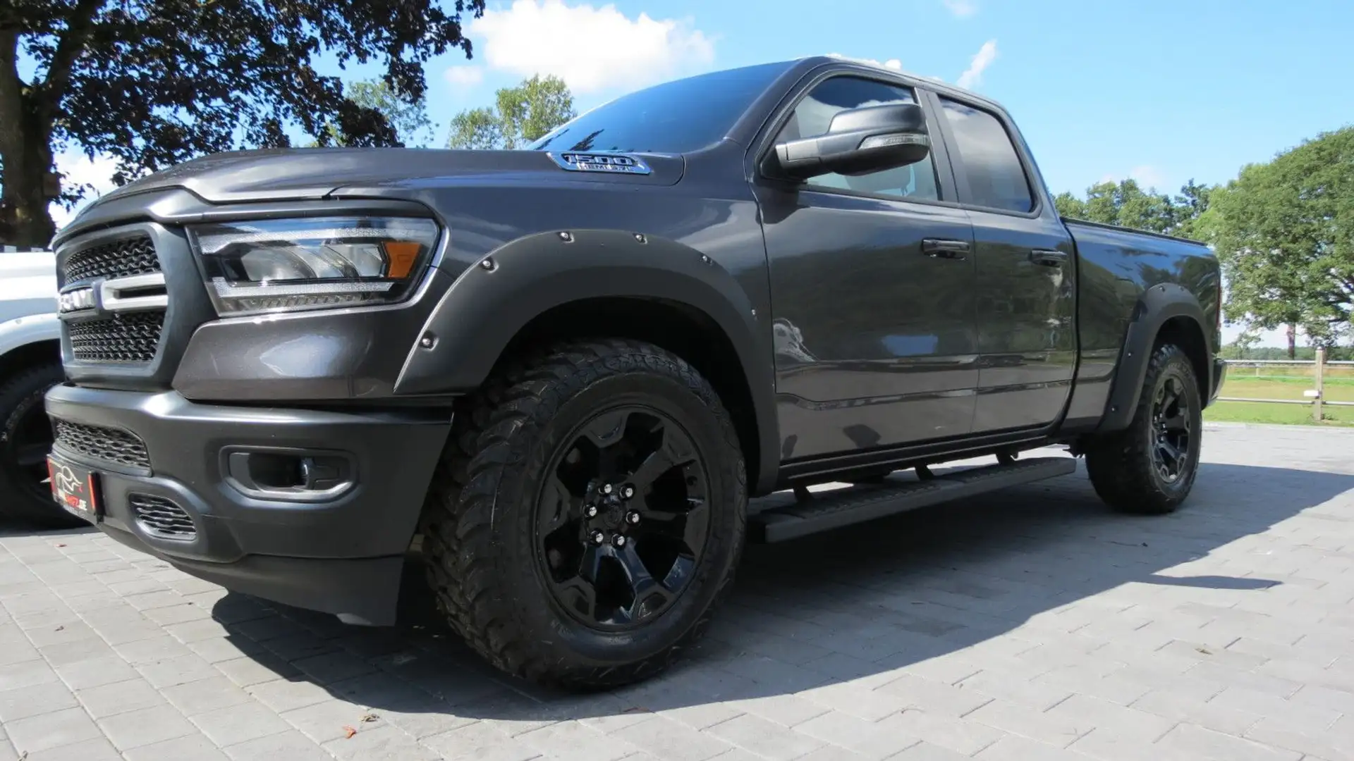 Dodge RAM 5,7HEMI V8/GEN.5/4X4/LPG/AHK/LRA/14700KM Grau - 1