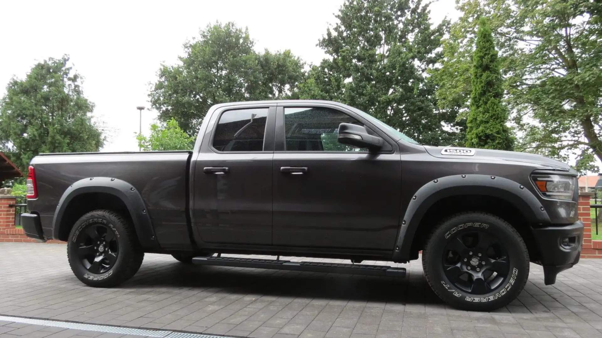 Dodge RAM 5,7HEMI V8/GEN.5/4X4/LPG/AHK/LRA/14700KM Grau - 2