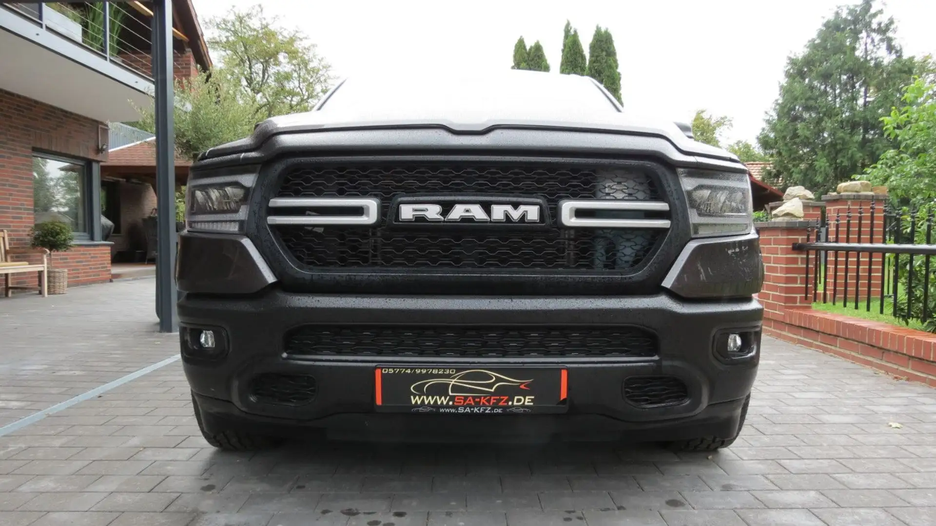 Dodge RAM 5,7HEMI V8/GEN.5/4X4/LPG/AHK/LRA/14700KM Gris - 1