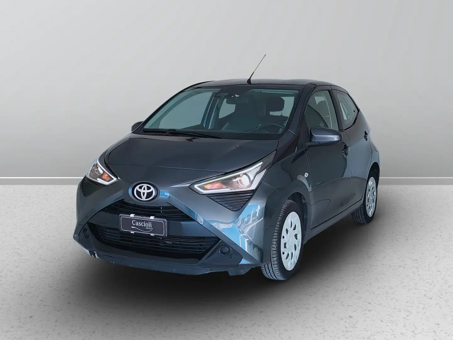 Toyota Aygo 5 Porte 1.0 VVT-i x-play Grigio - 1
