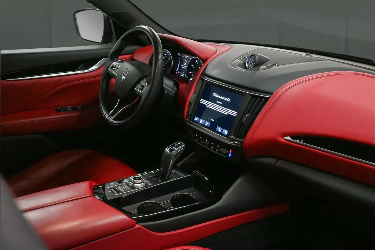 Maserati Levante снимка Maserati Levante