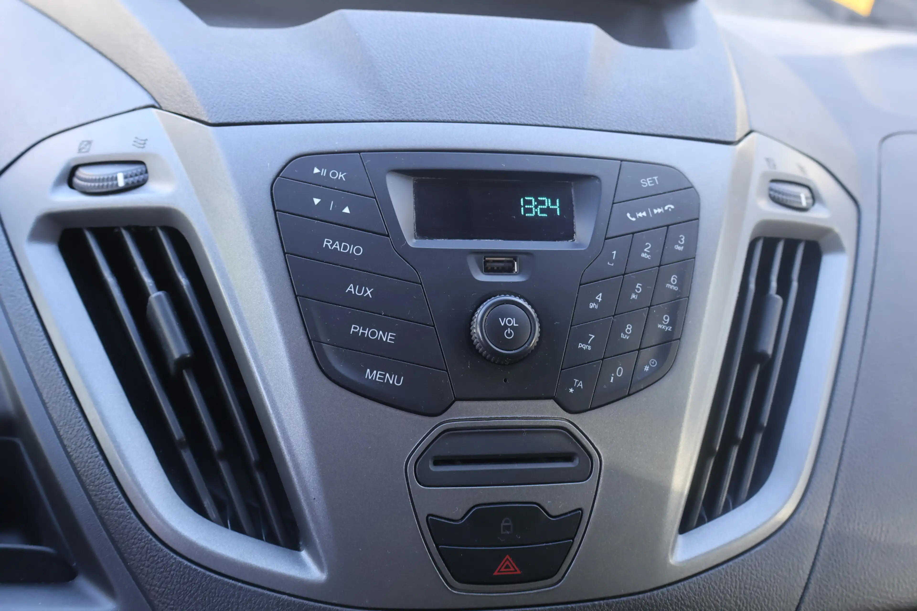 Ford Transit Custom 2.0 TDCI L1 H1 Airco Imperiaal — photo 28