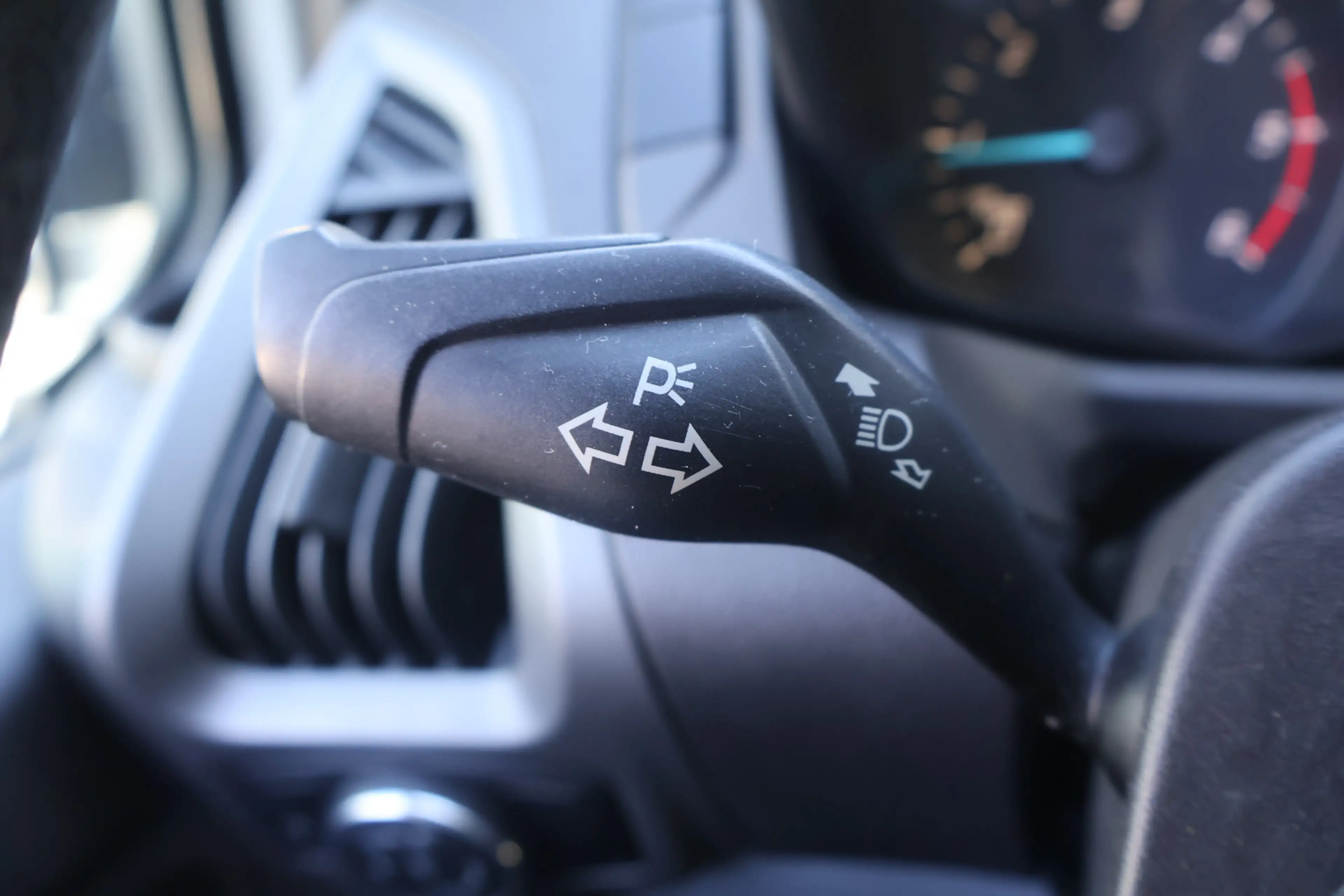 Ford Transit Custom 2.0 TDCI L1 H1 Airco Imperiaal — photo 23