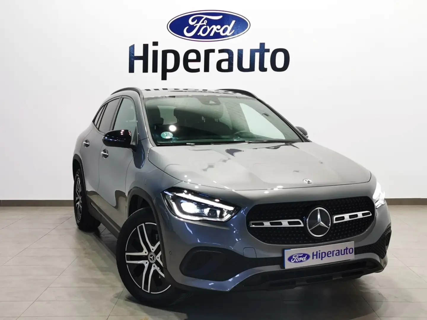 Mercedes-Benz GLA 200 200d 4Matic 8G-DCT Gris - 1