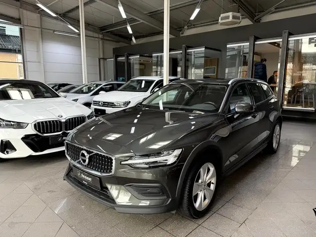 Volvo V60 Cross Country B5 AWD LED Pano AHK
