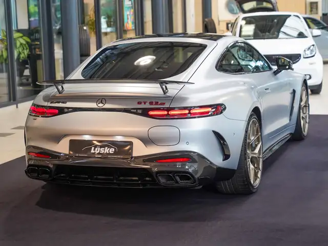 Mercedes-Benz Amg GT view 4
