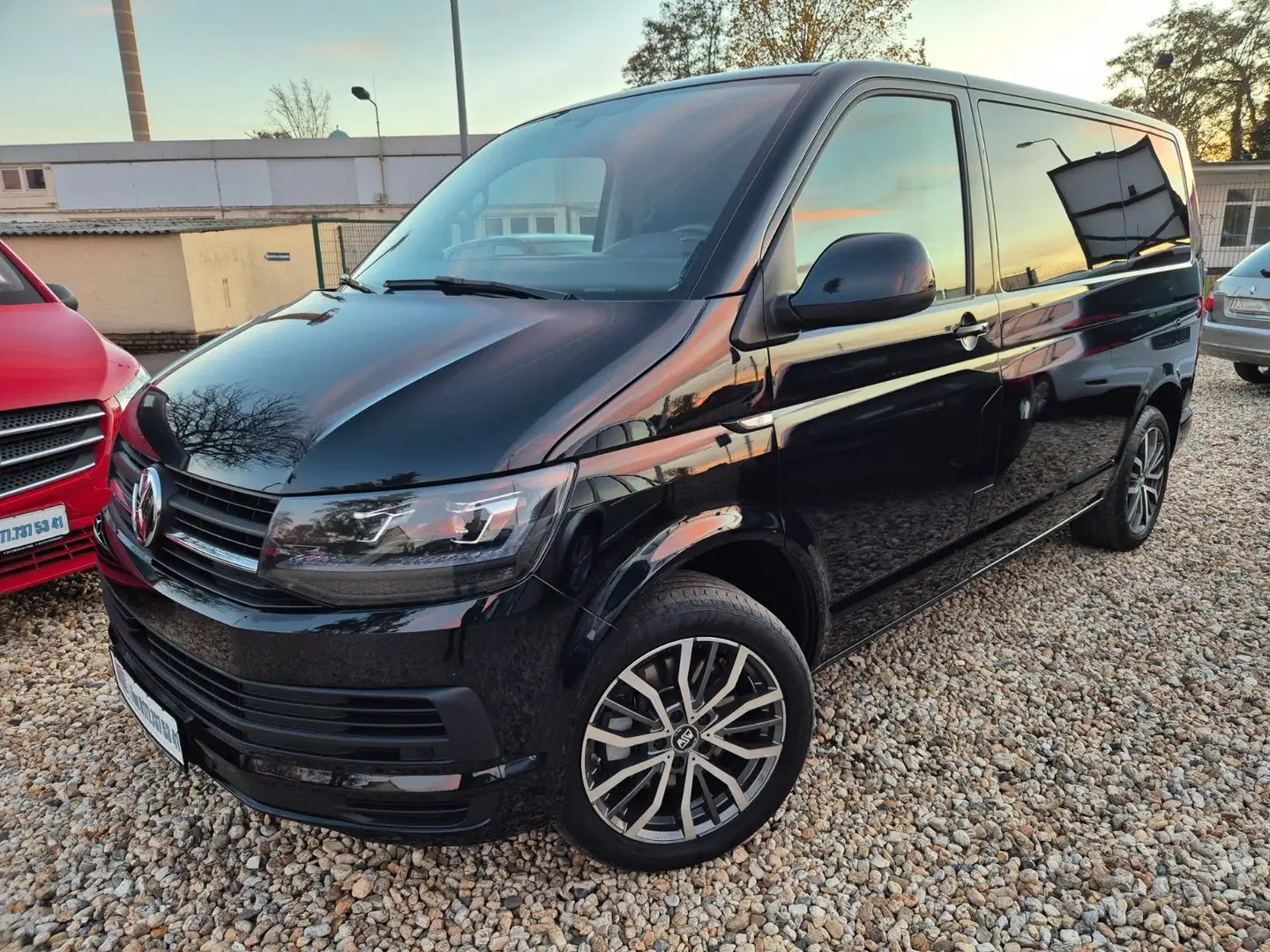 Volkswagen T6 Multivan LED AHK 18 Zoll St. Hz. Schwarz - 1