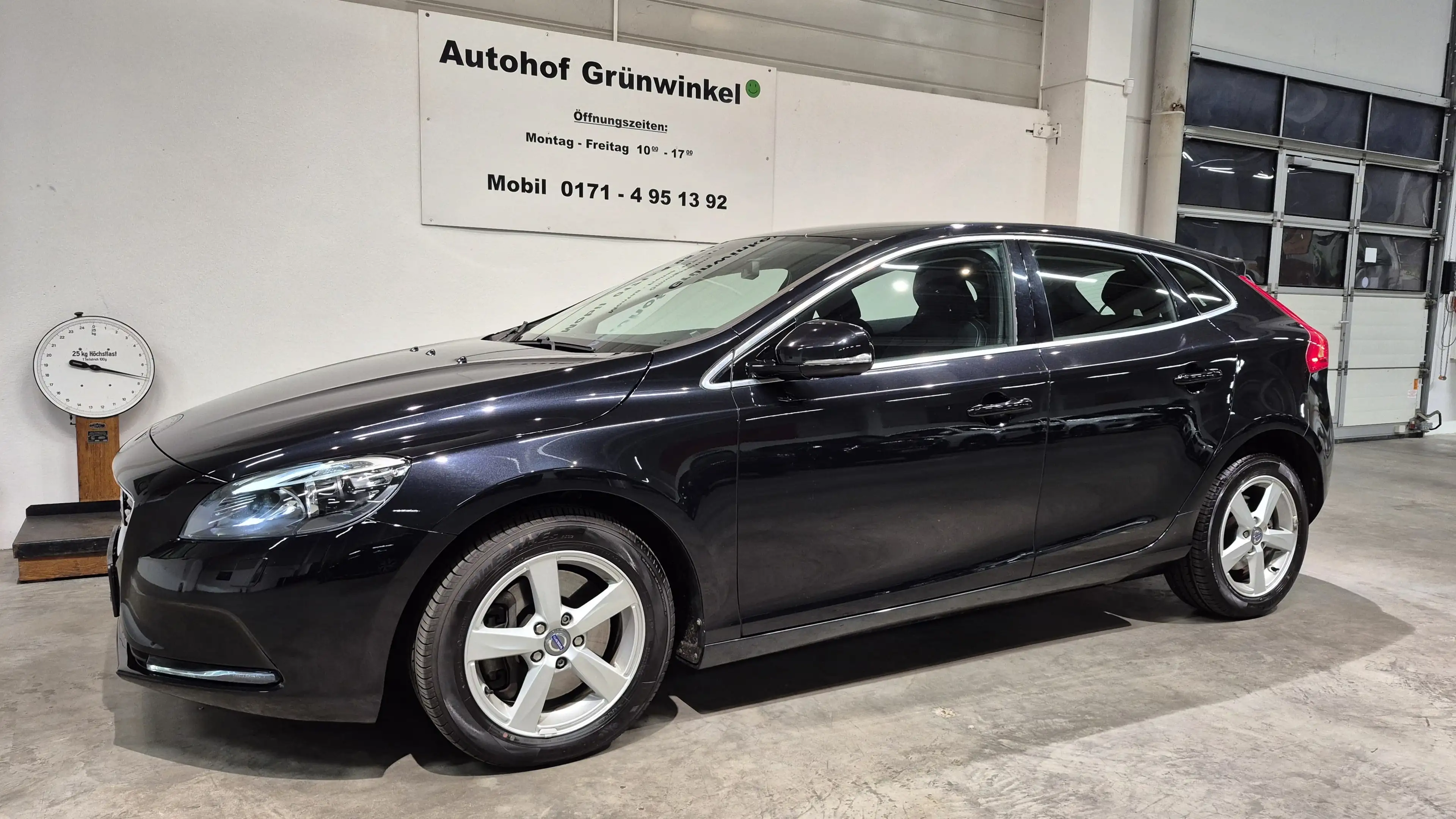 Volvo V40 D3 Momentum - Teilleder + Xenon + 8 x Alu — photo 8