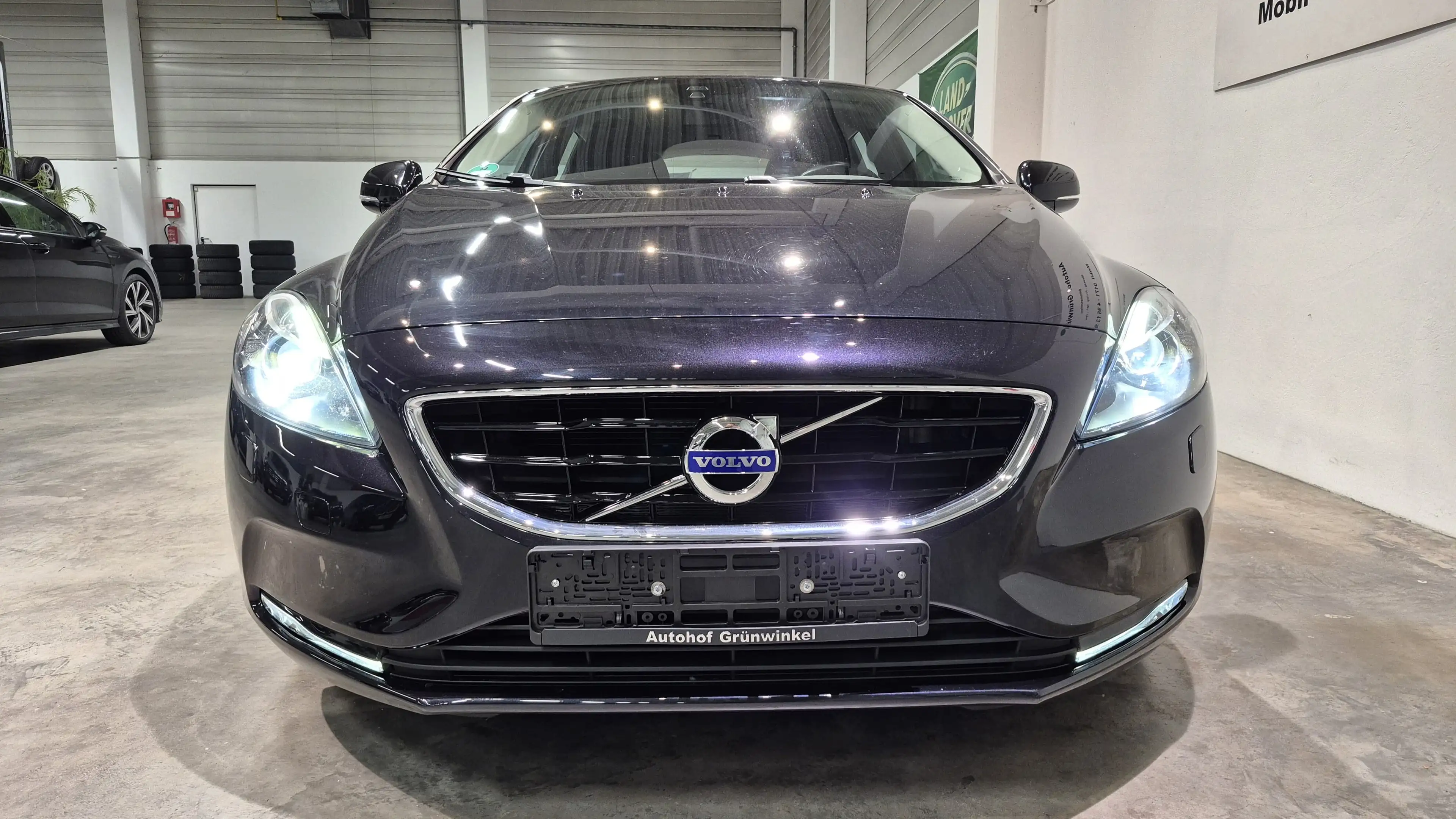 Volvo V40 D3 Momentum - Teilleder + Xenon + 8 x Alu — photo 6