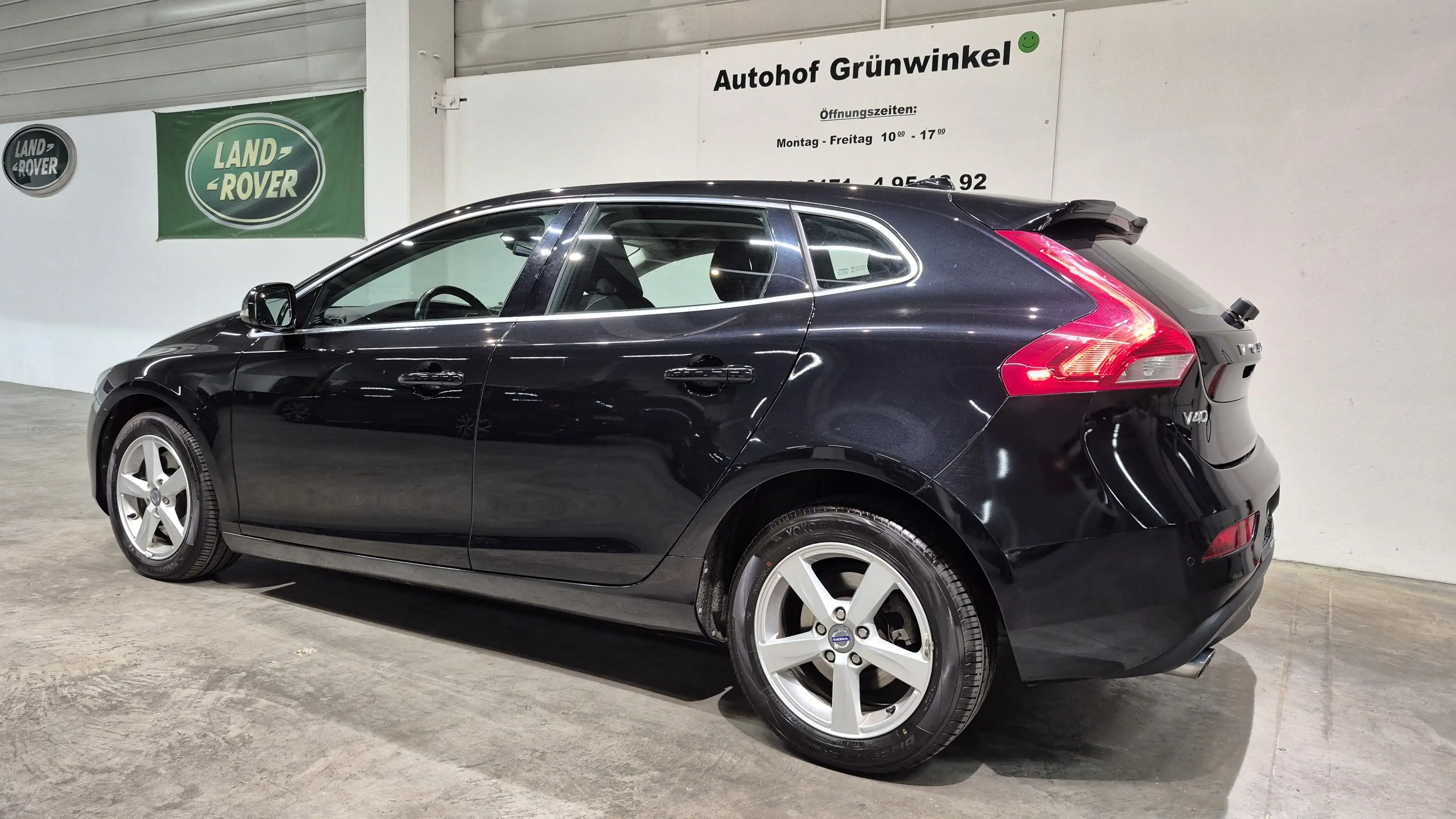 Volvo V40 D3 Momentum - Teilleder + Xenon + 8 x Alu