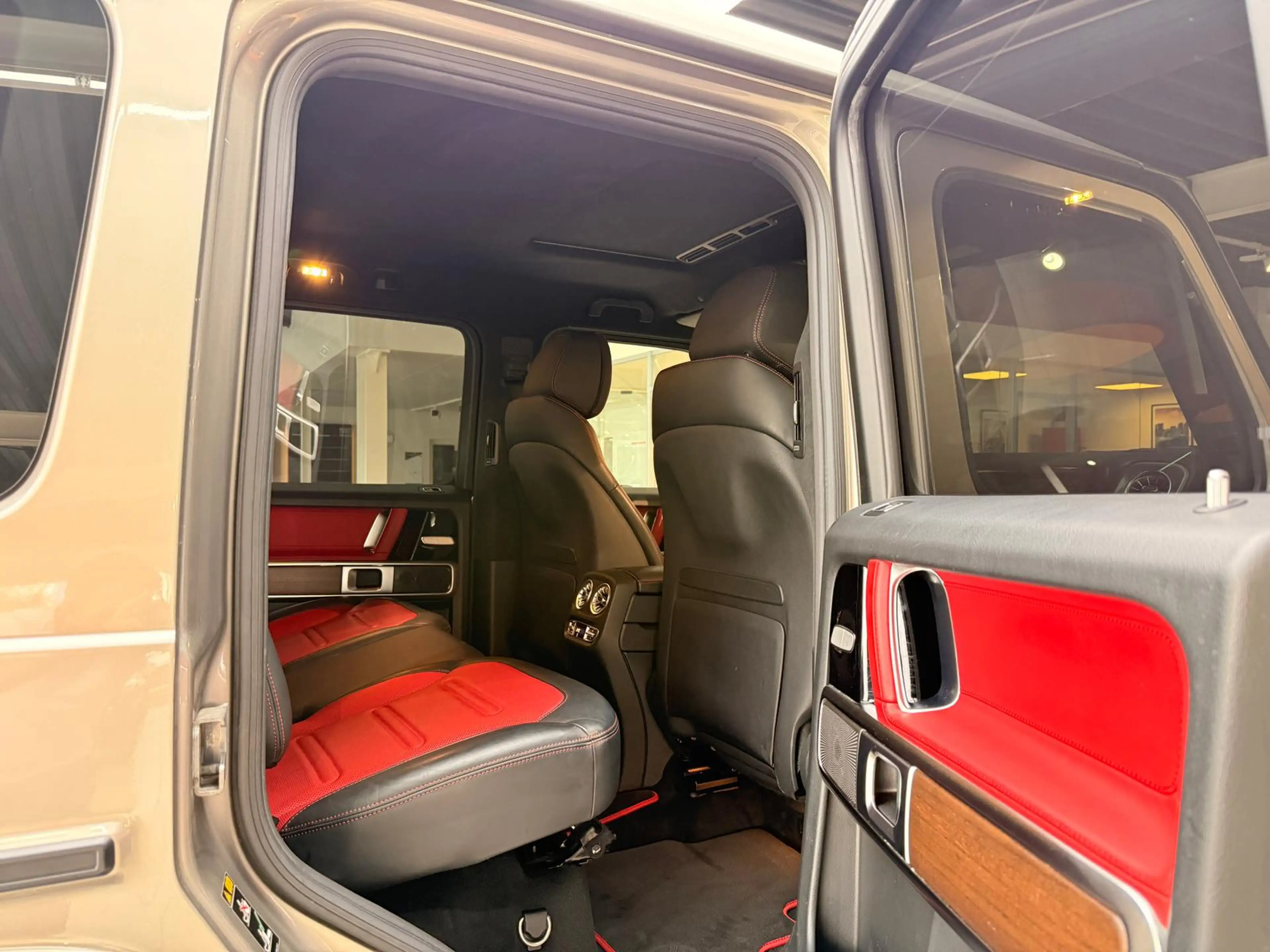Mercedes-Benz G 500 4.0 V8 S-Dach*StHzg*Massage*Distr+*360° — photo 24