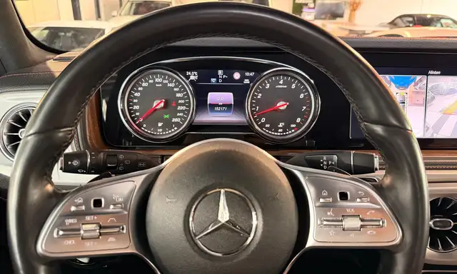 Mercedes-Benz G-Class view 15