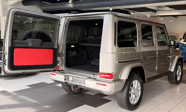 Mercedes-Benz G-Class view 9