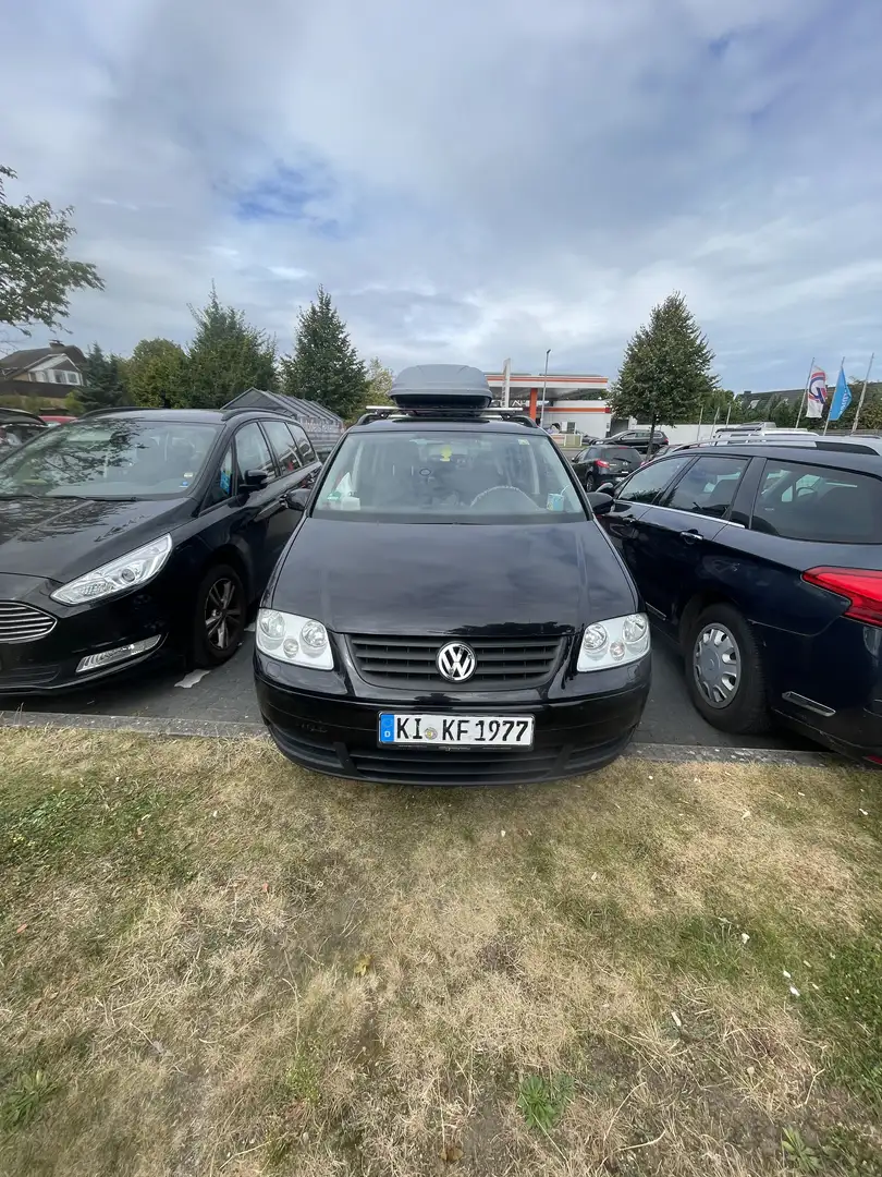 Volkswagen Touran 1.6 FSI Highline - 1