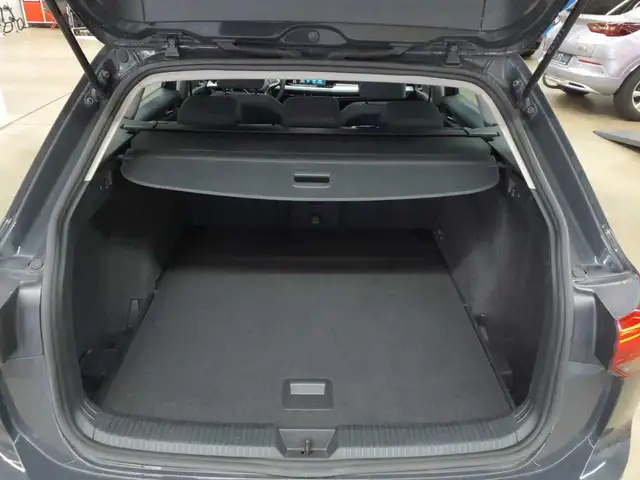 Volkswagen Golf view 10