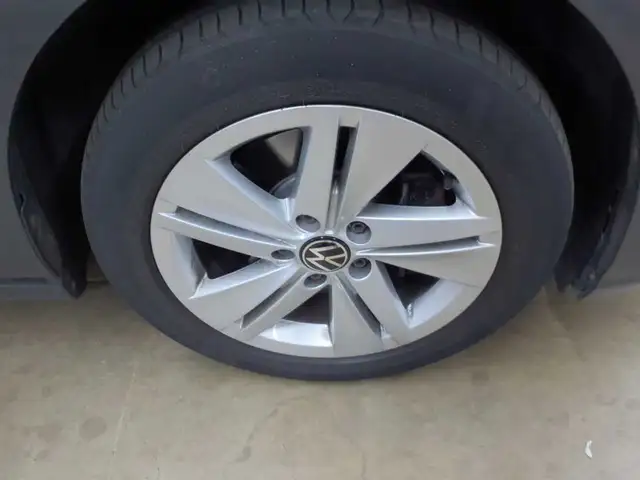 Volkswagen Golf view 14