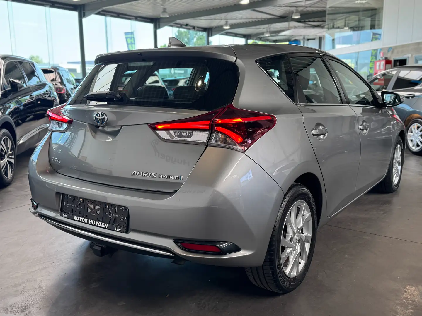 Toyota Auris VERKOCHT! Grijs - 2