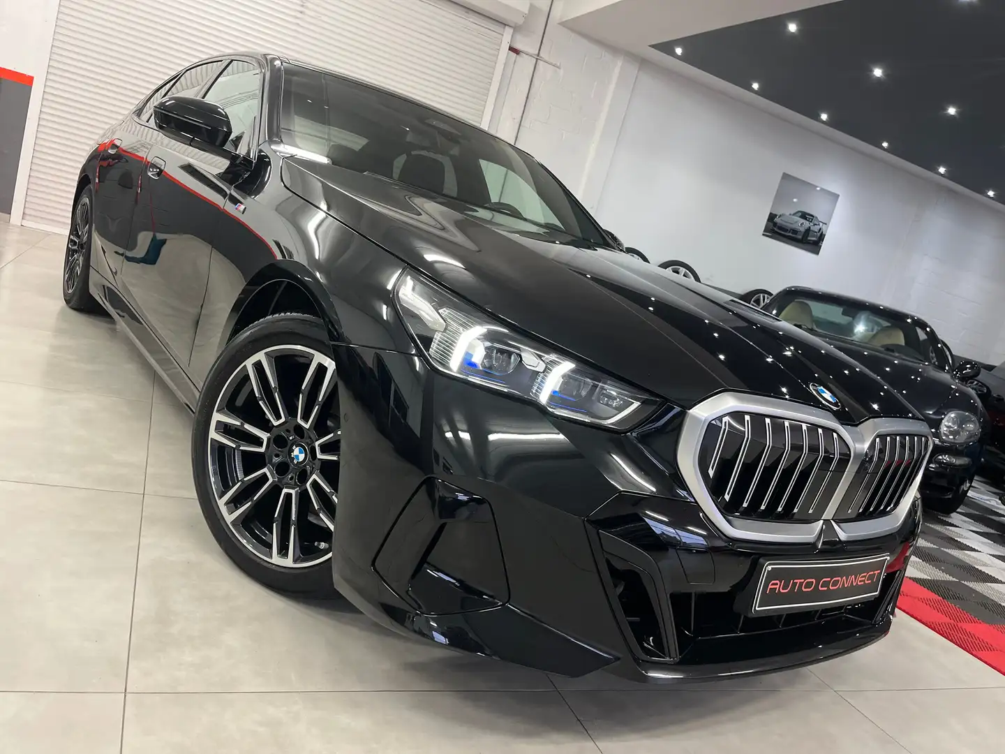 BMW 520 *PACK M*CUIR*TOIT PANO*NAVI*CAMERA360°*LASER* Noir - 1