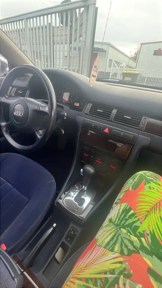 Audi A6 — photo 1 of 7