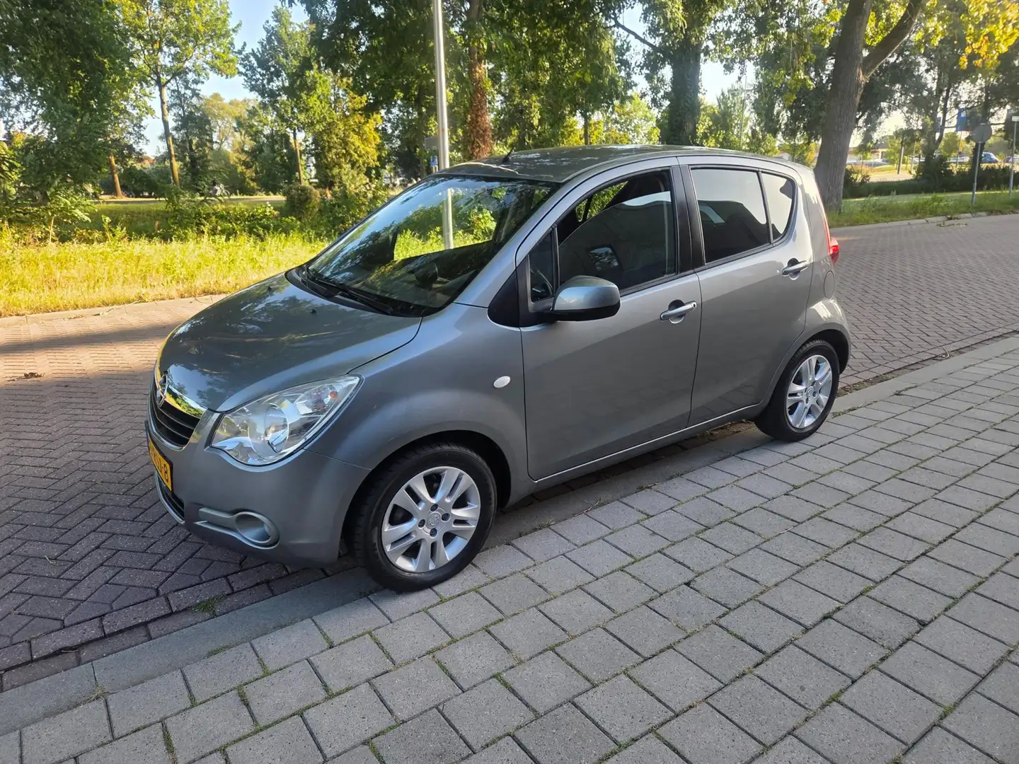 Opel Agila 1.0 Edition Airco Hoge Instap Mooie Auto Grijs - 2