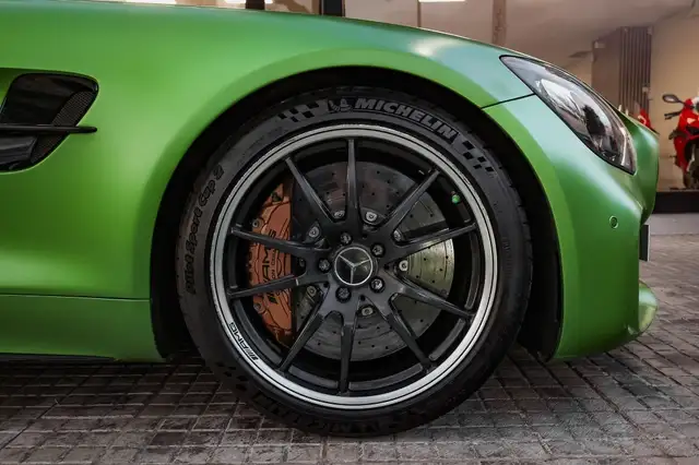 Mercedes-Benz Amg GT view 5