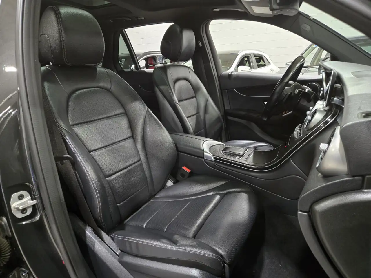 Mercedes-Benz GLC снимка Mercedes-Benz GLC