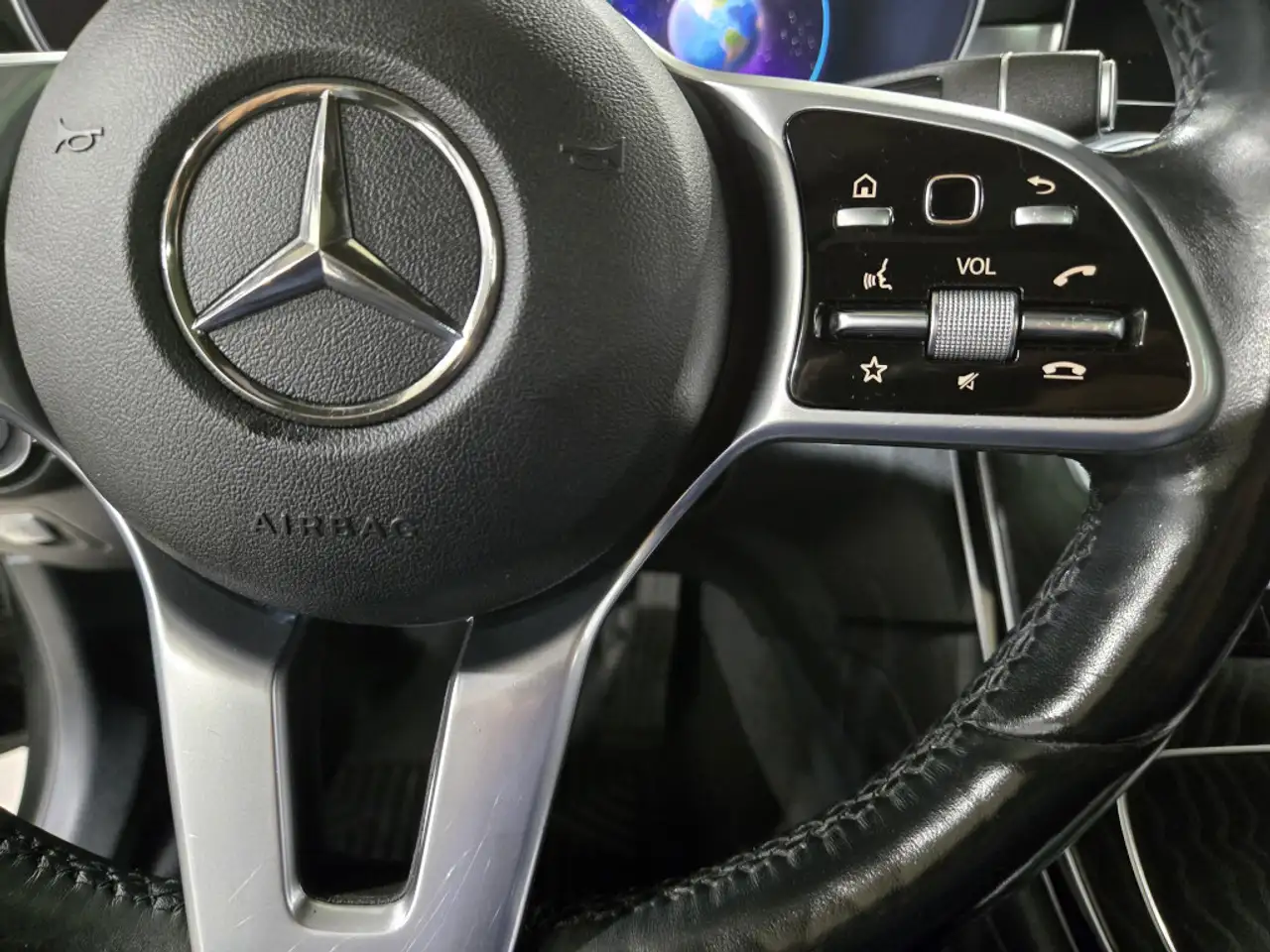 Mercedes-Benz GLC снимка Mercedes-Benz GLC
