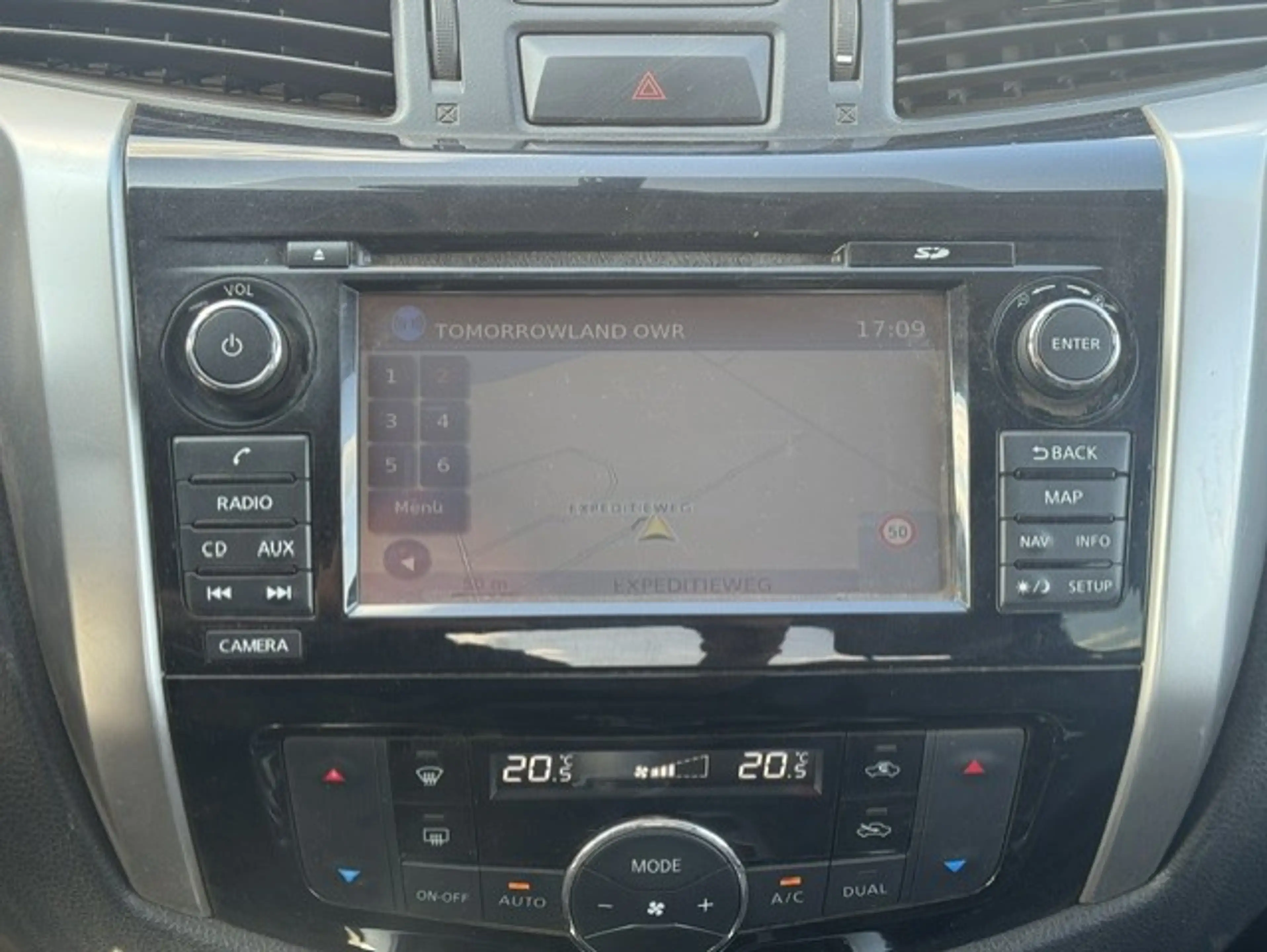 Nissan Navara 2.3 dCi N-Connecta King Cab 4WD - 1e eigenaar — photo 13