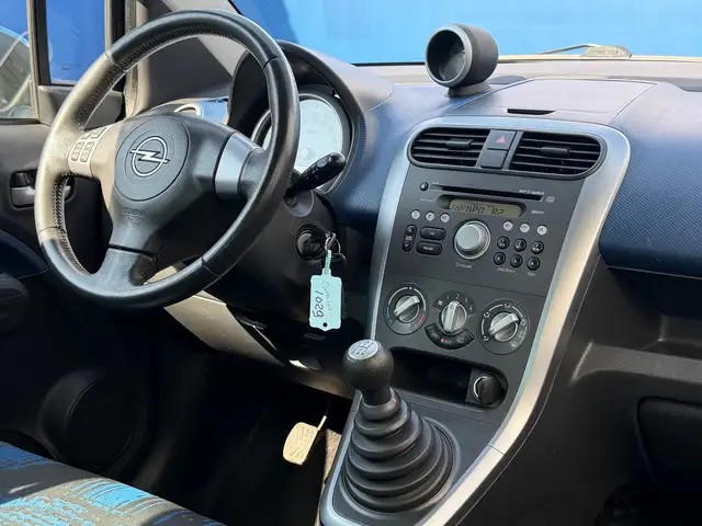 Opel Agila view 7