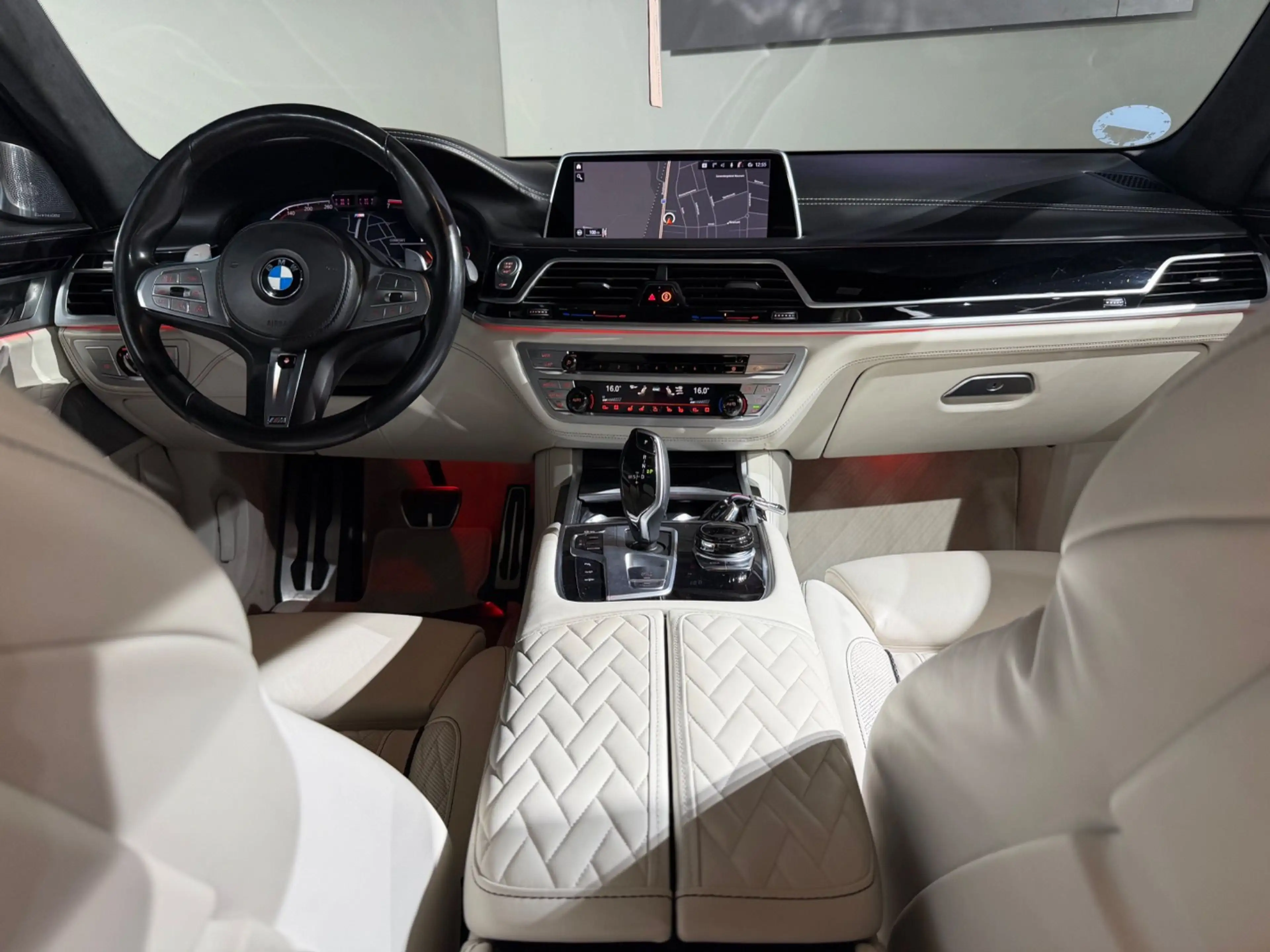 BMW 750 i xDrive Aut. M Paket / INDIVIDUAL / Vollaustattu — photo 29