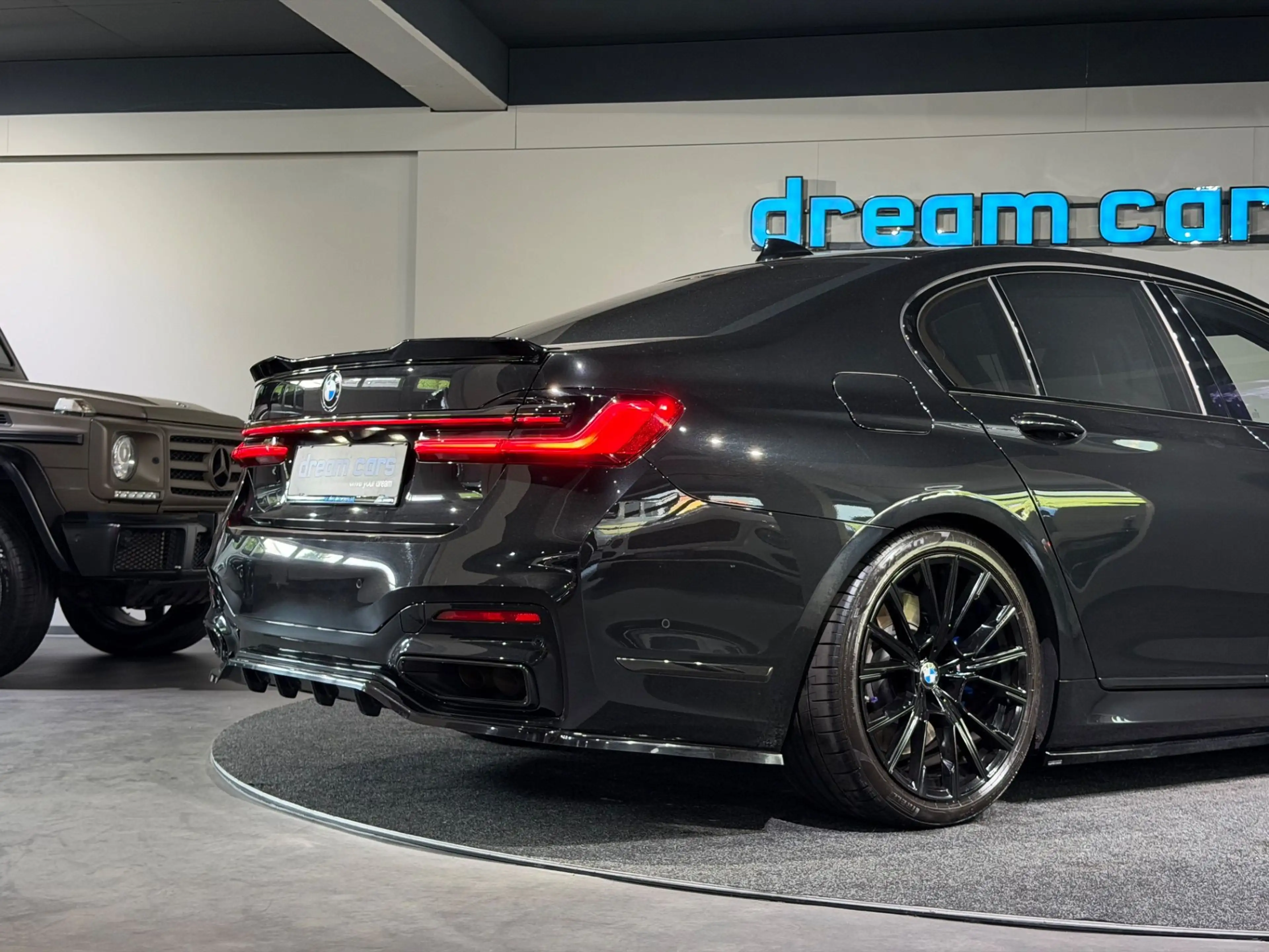 BMW 750 i xDrive Aut. M Paket / INDIVIDUAL / Vollaustattu — photo 7