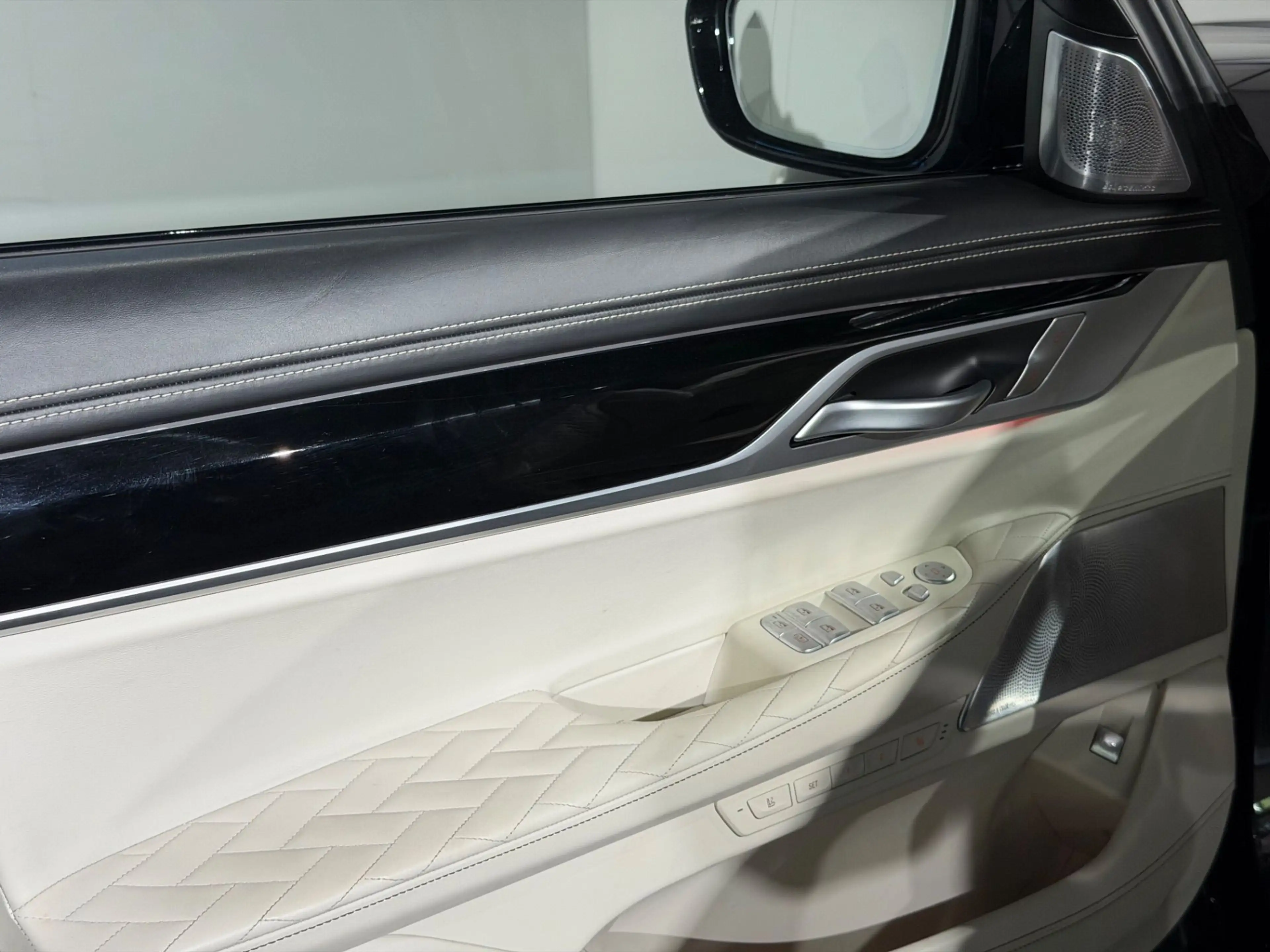 BMW 750 i xDrive Aut. M Paket / INDIVIDUAL / Vollaustattu — photo 32