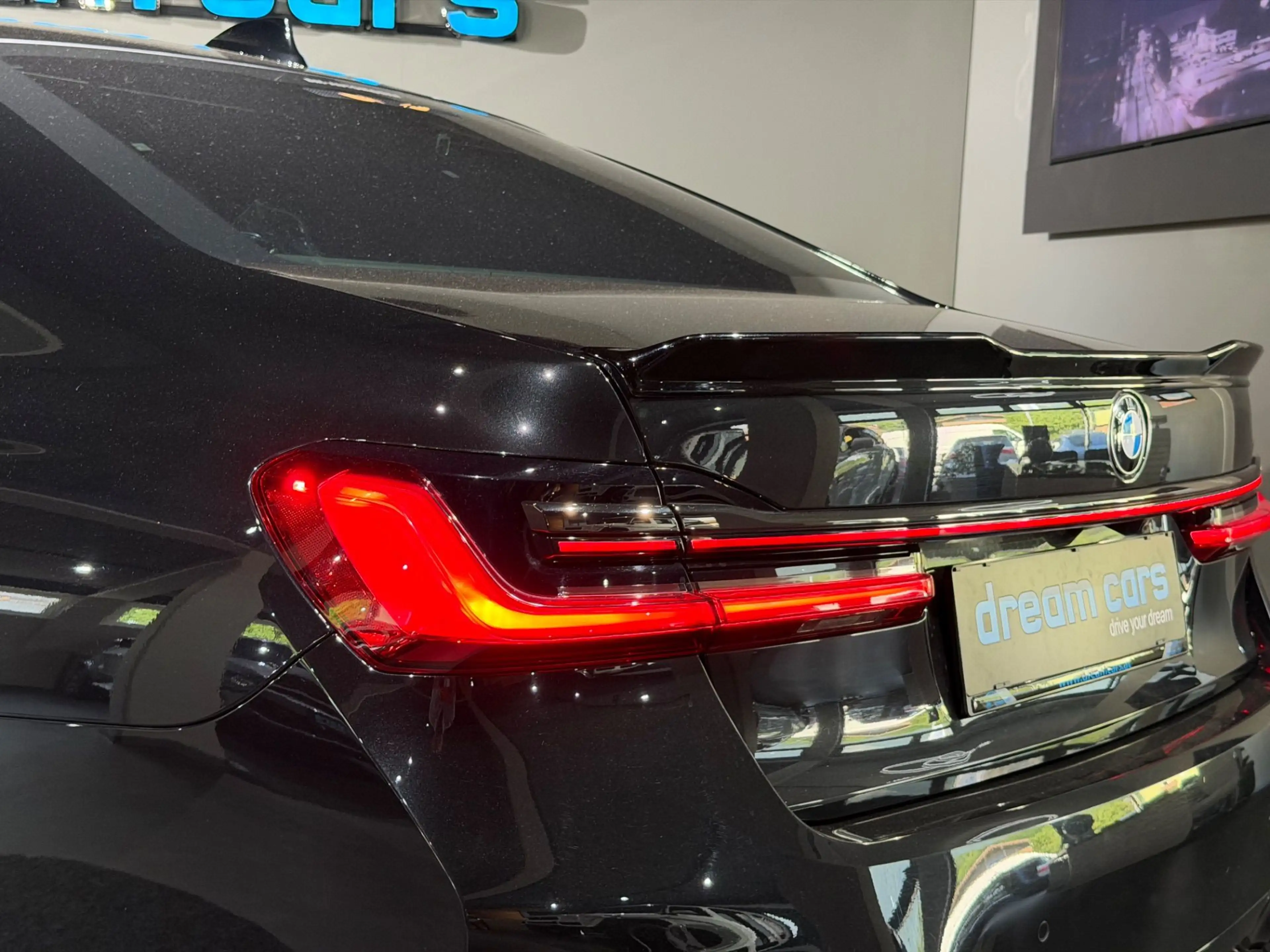 BMW 750 i xDrive Aut. M Paket / INDIVIDUAL / Vollaustattu — photo 49