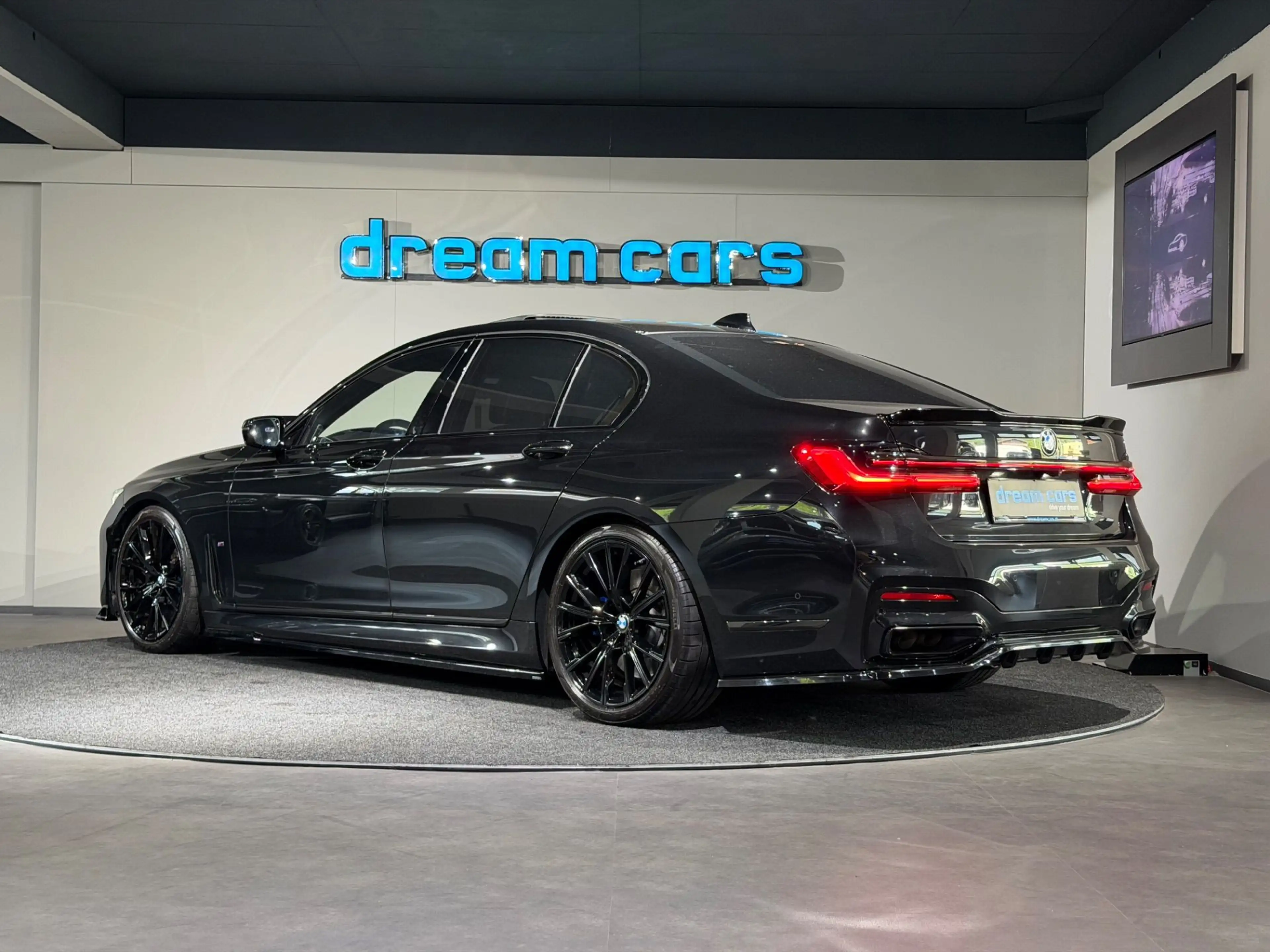 BMW 750 i xDrive Aut. M Paket / INDIVIDUAL / Vollaustattu — photo 3