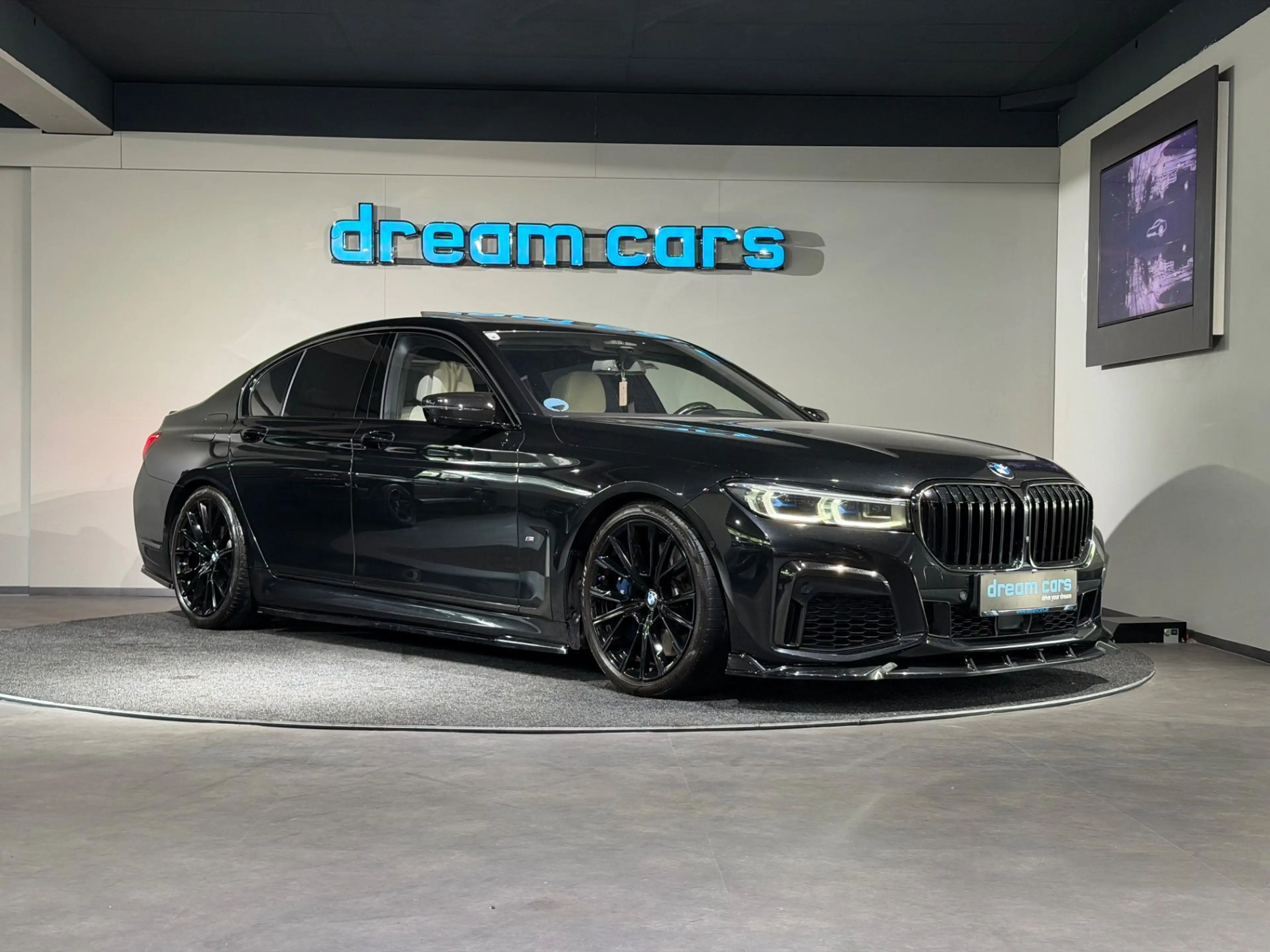 BMW 750 i xDrive Aut. M Paket / INDIVIDUAL / Vollaustattu — photo 4