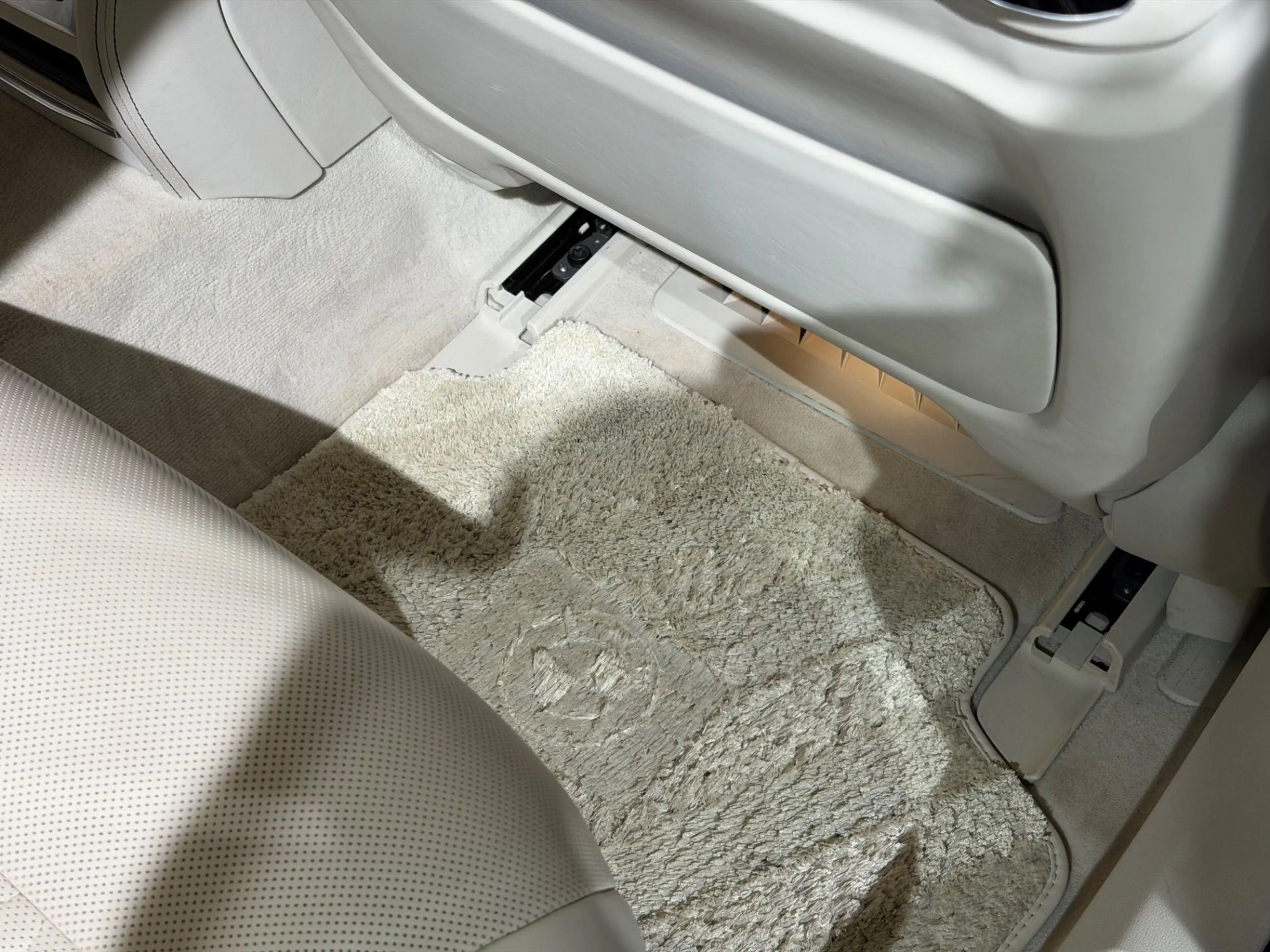 BMW 750 i xDrive Aut. M Paket / INDIVIDUAL / Vollaustattu — photo 22