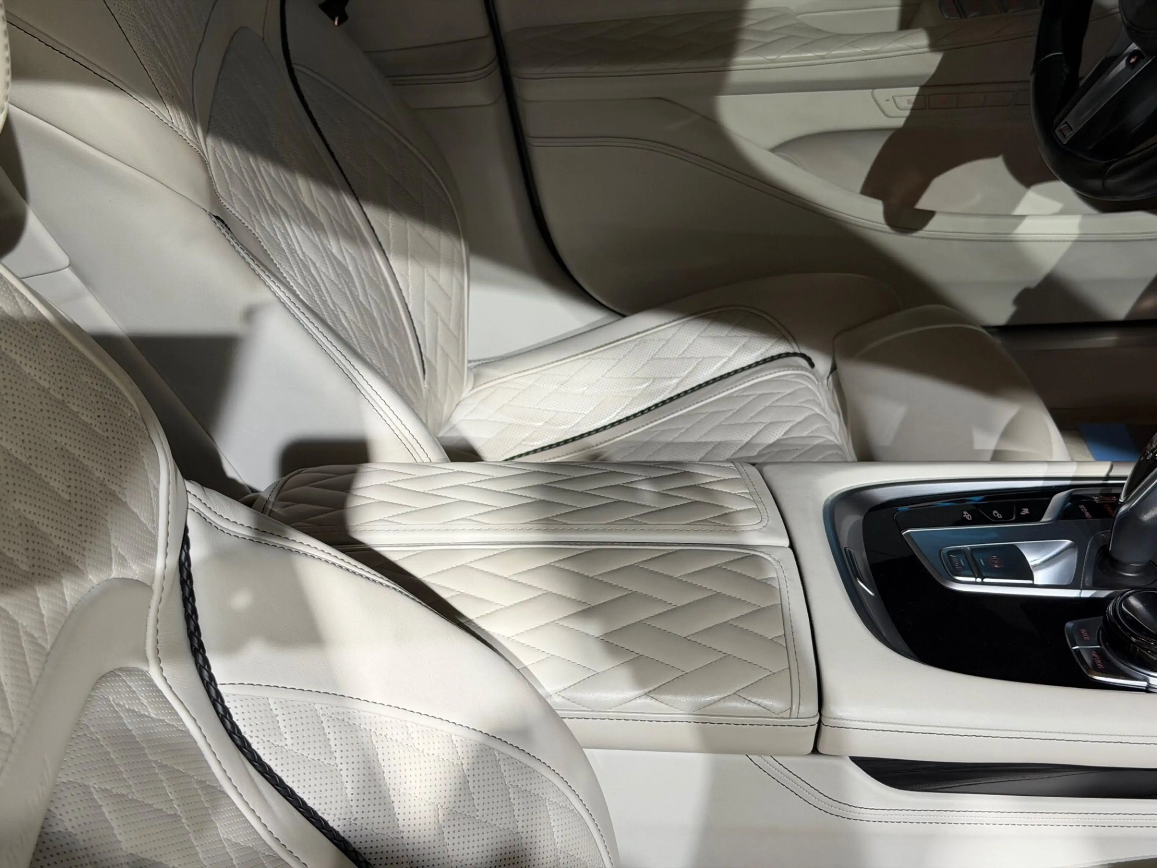 BMW 750 i xDrive Aut. M Paket / INDIVIDUAL / Vollaustattu — photo 39