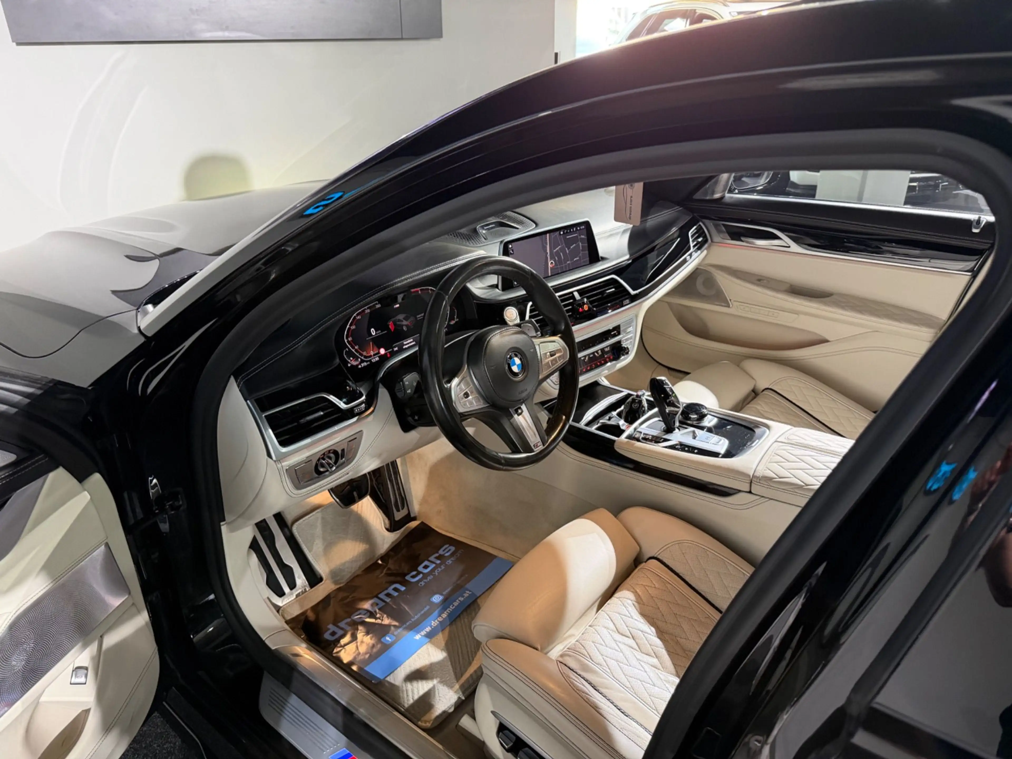 BMW 750 i xDrive Aut. M Paket / INDIVIDUAL / Vollaustattu — photo 25