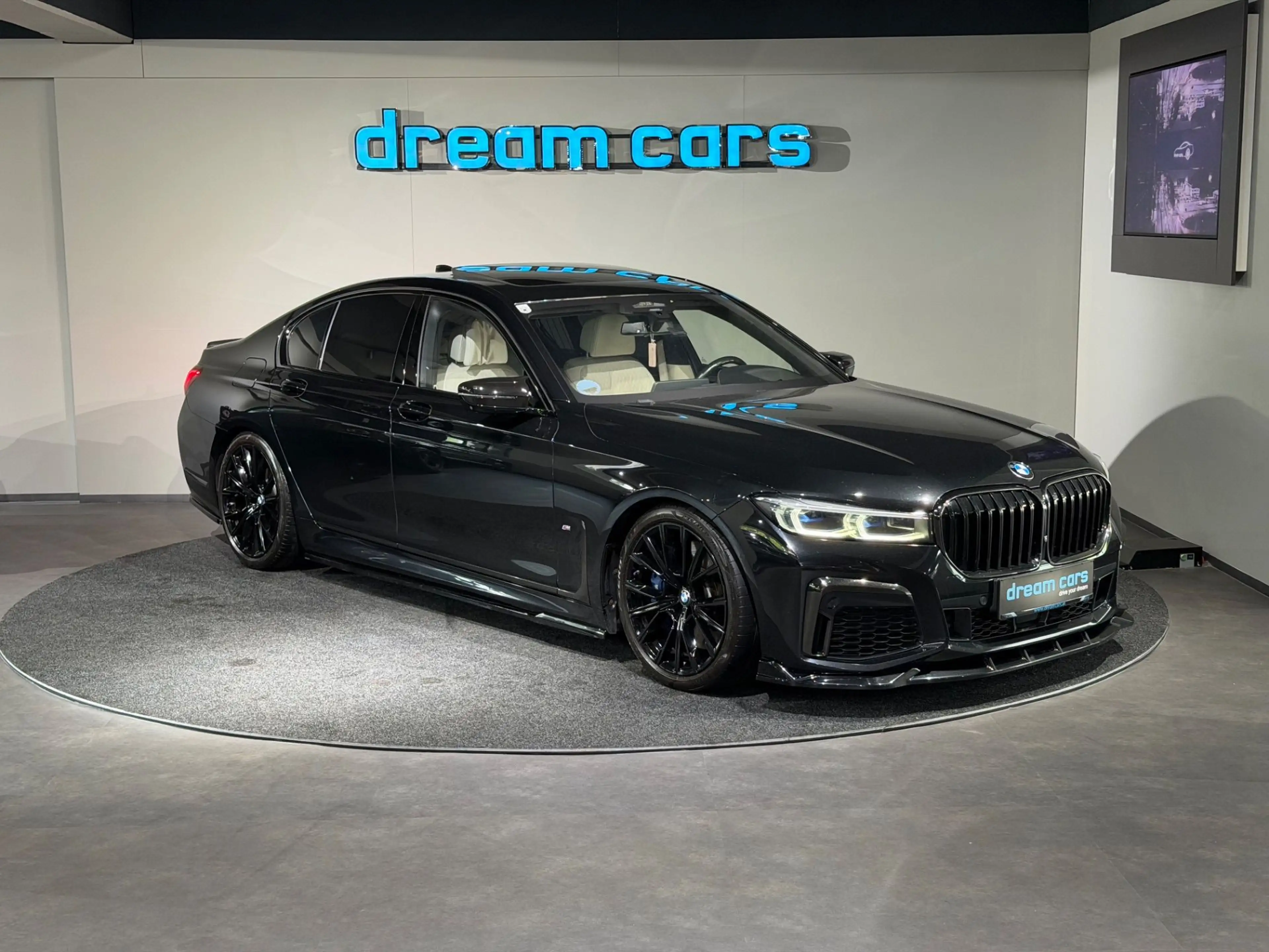 BMW 750 i xDrive Aut. M Paket / INDIVIDUAL / Vollaustattu — photo 9