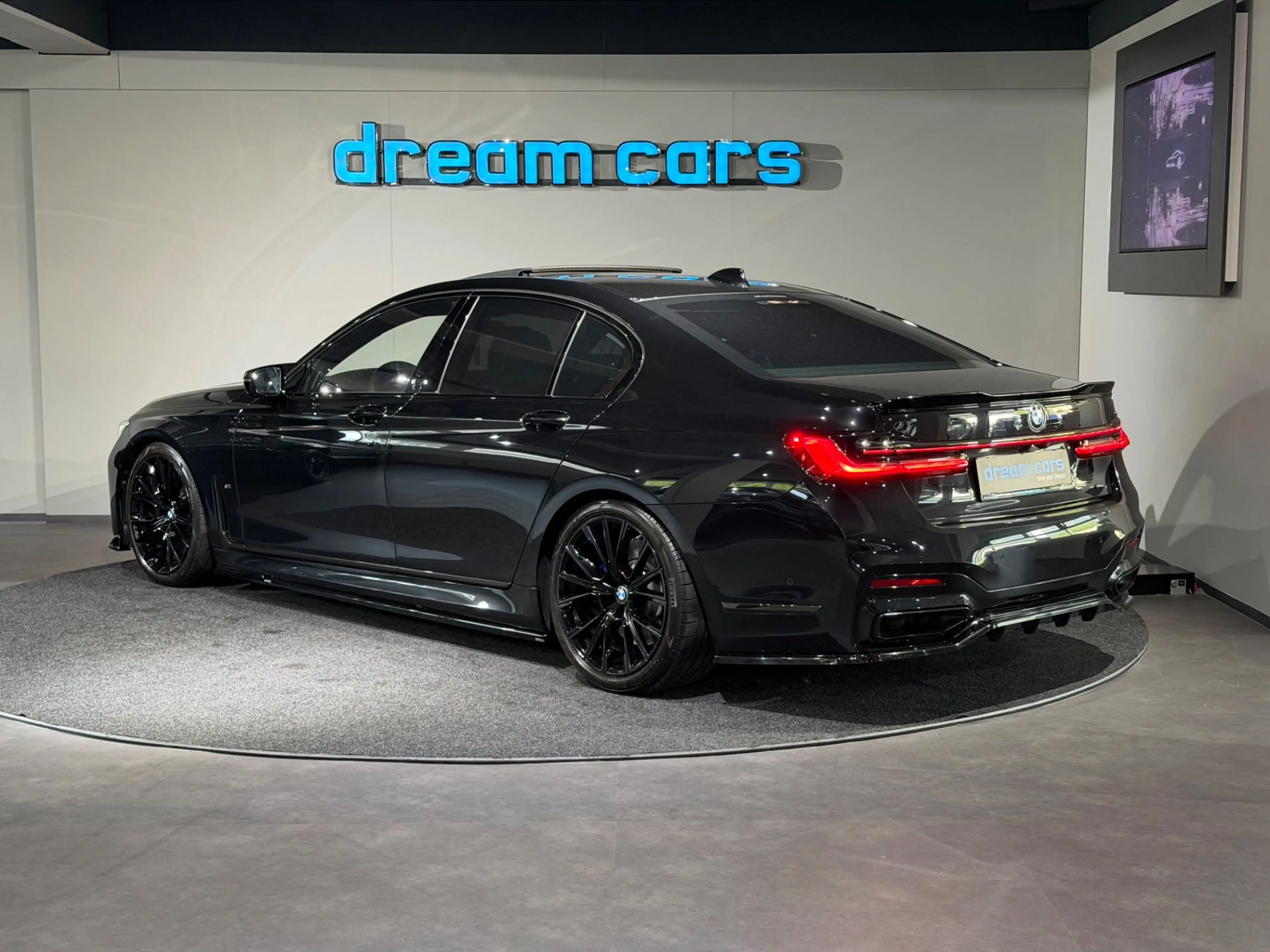 BMW 750 i xDrive Aut. M Paket / INDIVIDUAL / Vollaustattu — photo 48