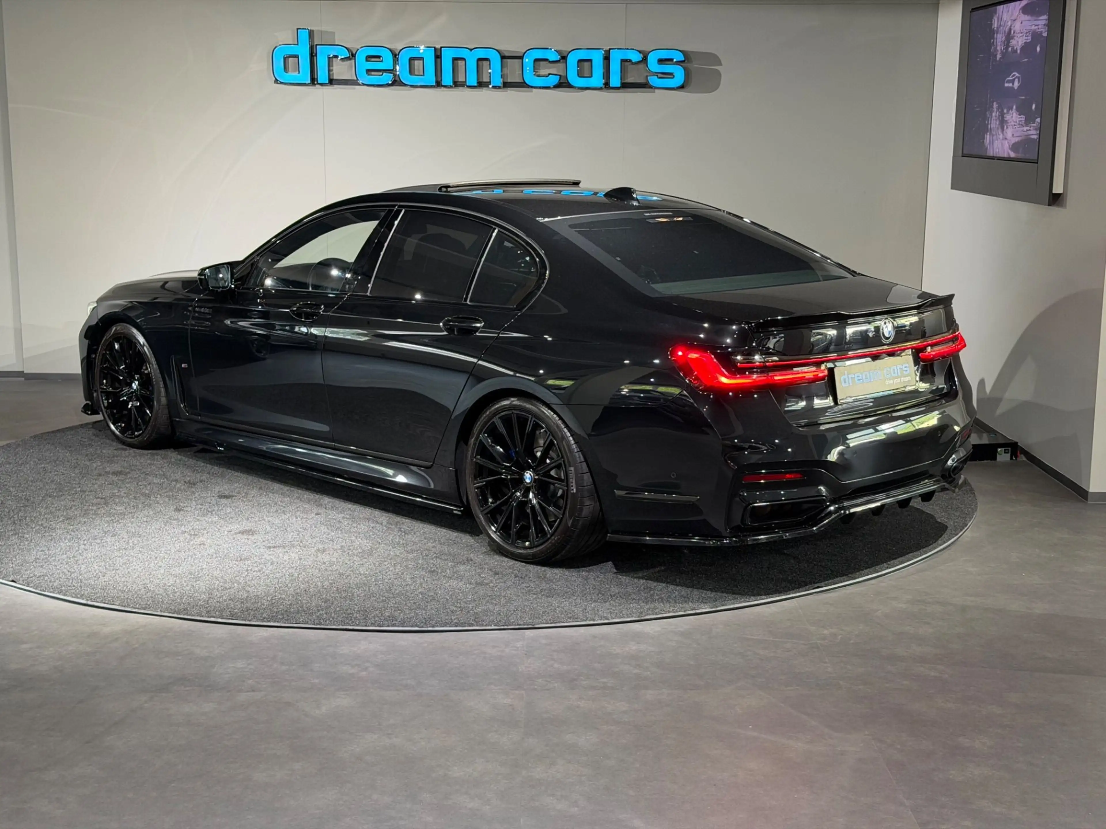 BMW 750 i xDrive Aut. M Paket / INDIVIDUAL / Vollaustattu — photo 15
