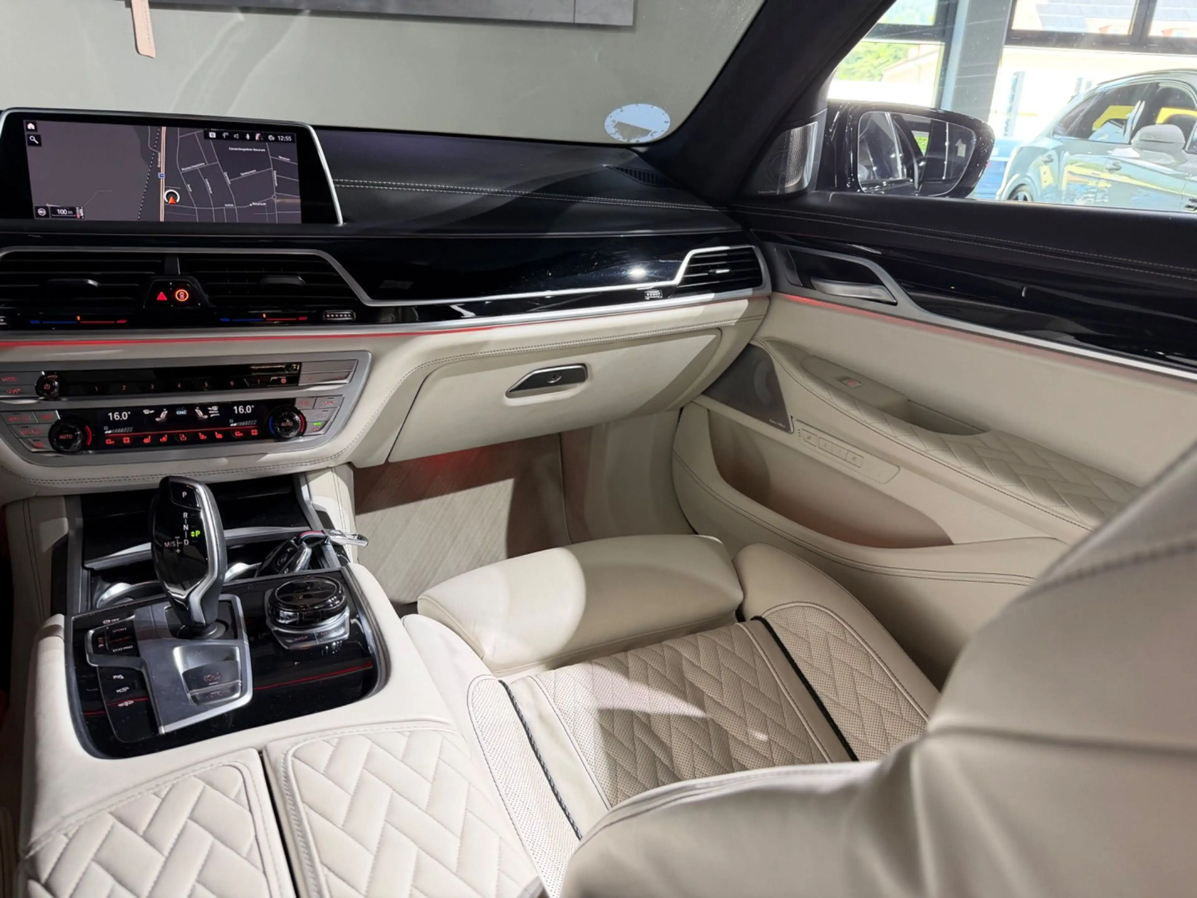 BMW 750 i xDrive Aut. M Paket / INDIVIDUAL / Vollaustattu — photo 28