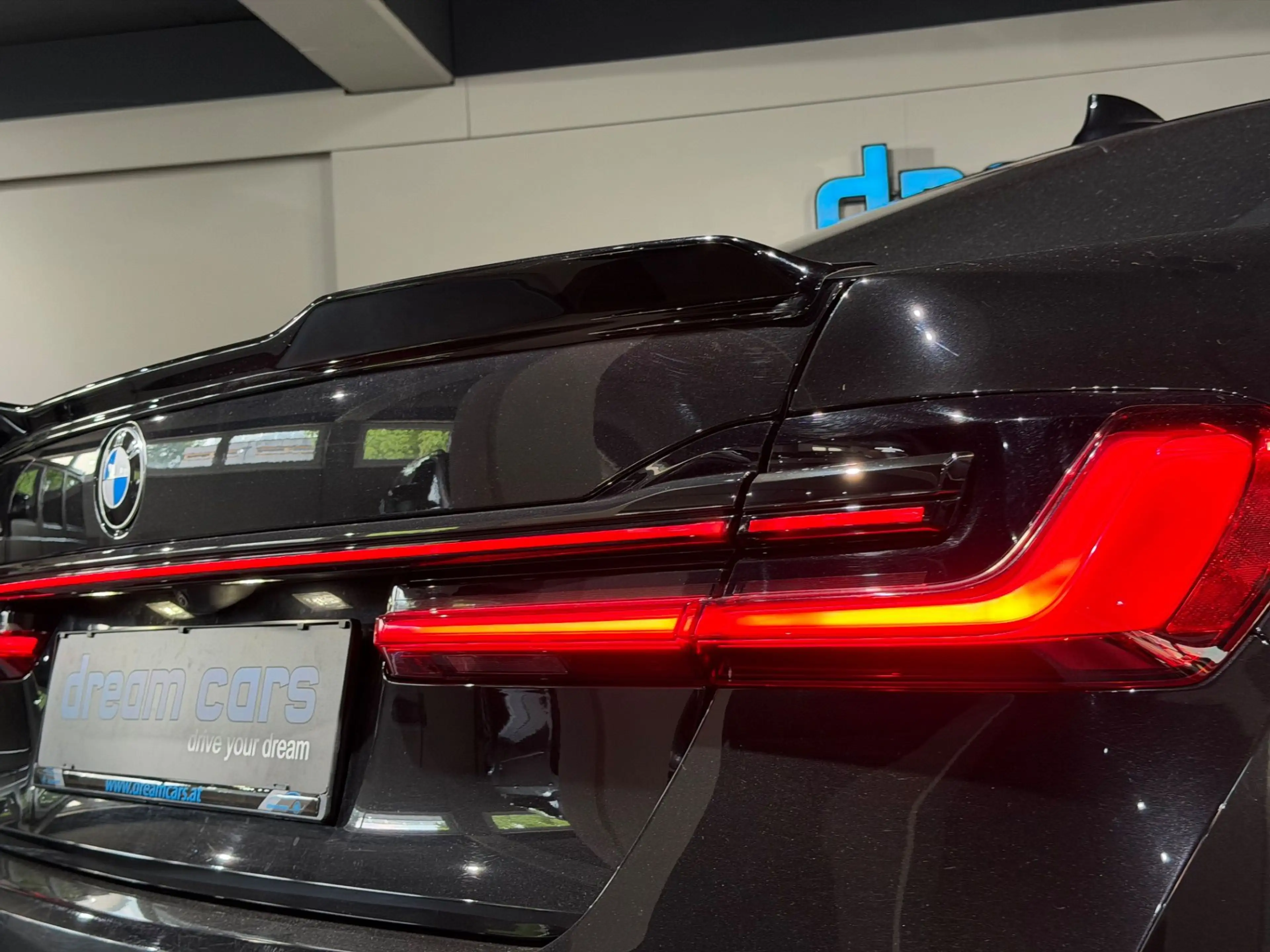 BMW 750 i xDrive Aut. M Paket / INDIVIDUAL / Vollaustattu — photo 12