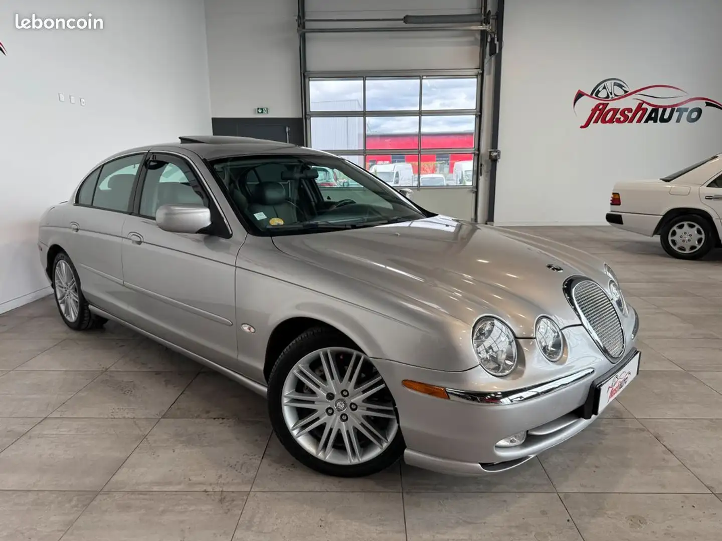 Jaguar S-Type II 4.0 i V8 285cv-BVA Gris - 2