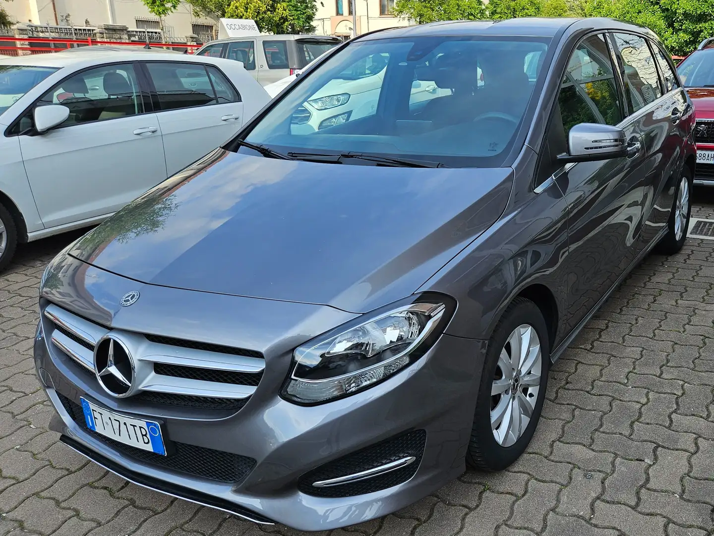 Mercedes-Benz B 180 d Business auto KAMERA-ANTICOLLISIONE Gris - 2