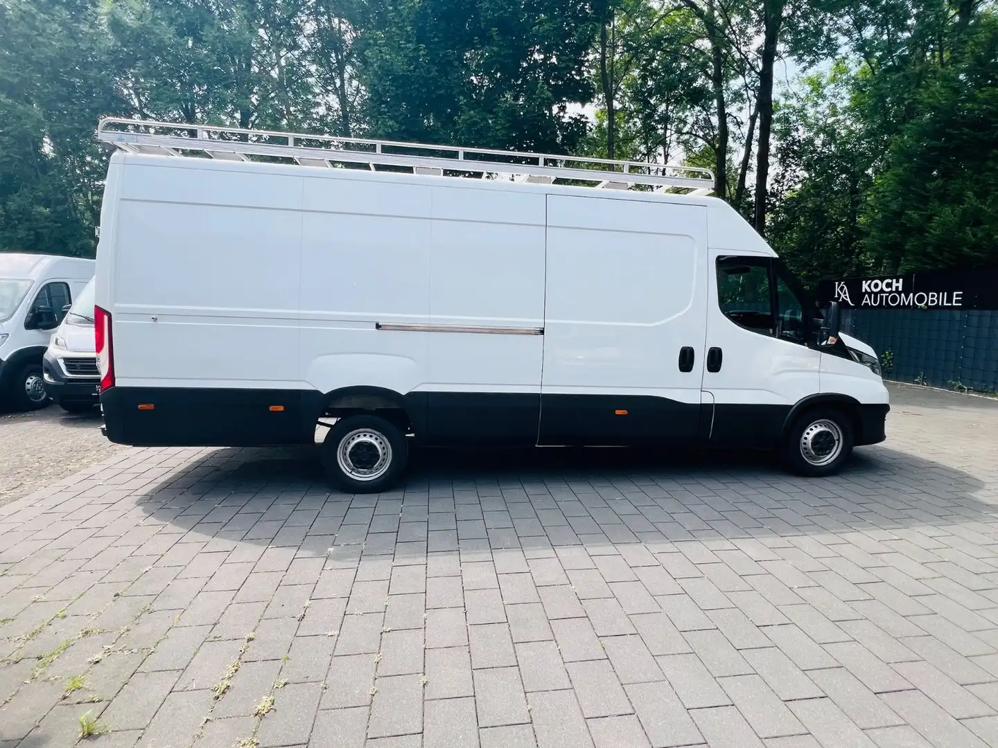 Iveco Daily Kasten L4 H2 HKa 35 S ... V Radstand 4100 Weiß - 1