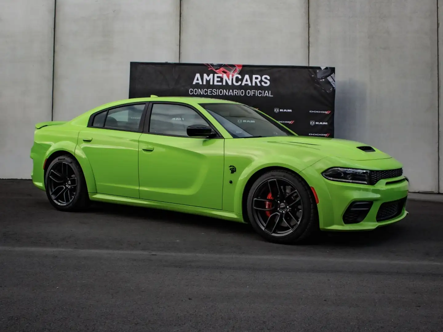 Dodge Charger SRT Hellcat Jailbreak WB 6.2 HEMI V8 Supercharged Verde - 2
