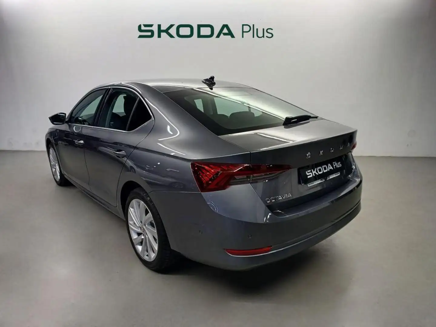 Skoda Octavia 1.4 TSI P-HEV 110kW/150kW DSG Style Gris - 2