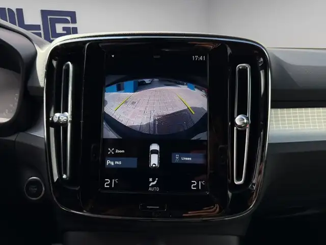 Volvo XC40 view 13