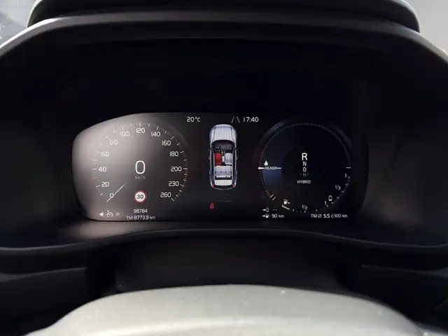 Volvo XC40 view 11
